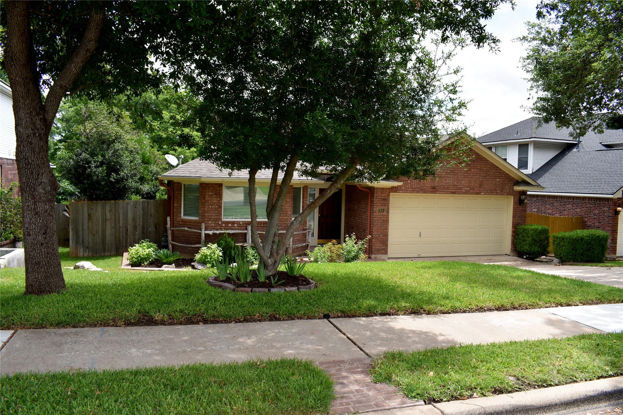 1824 Red Rock Dr, Round Rock, TX 78665