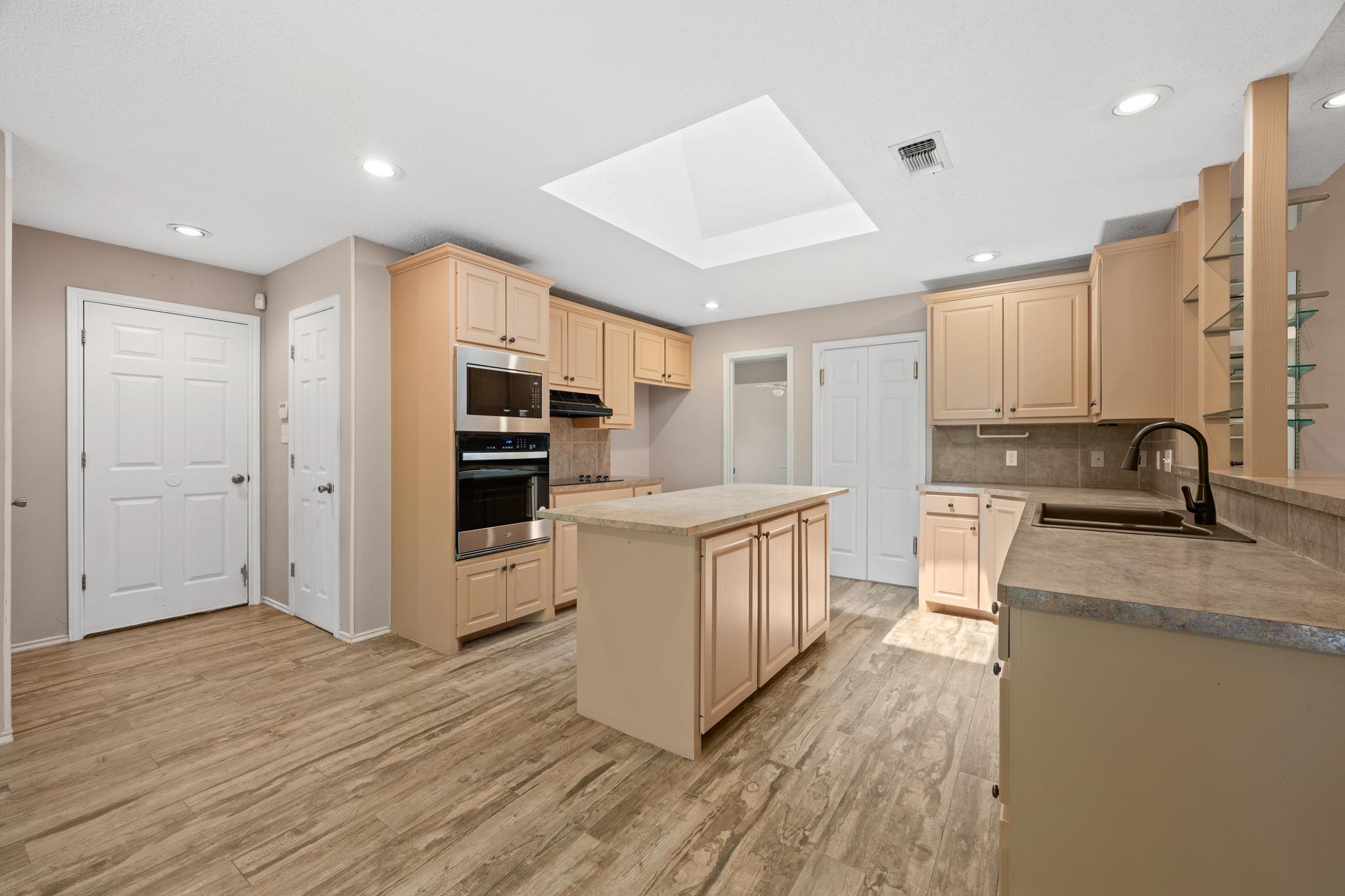703 Palos Verdes Dr, Lakeway, TX 78734