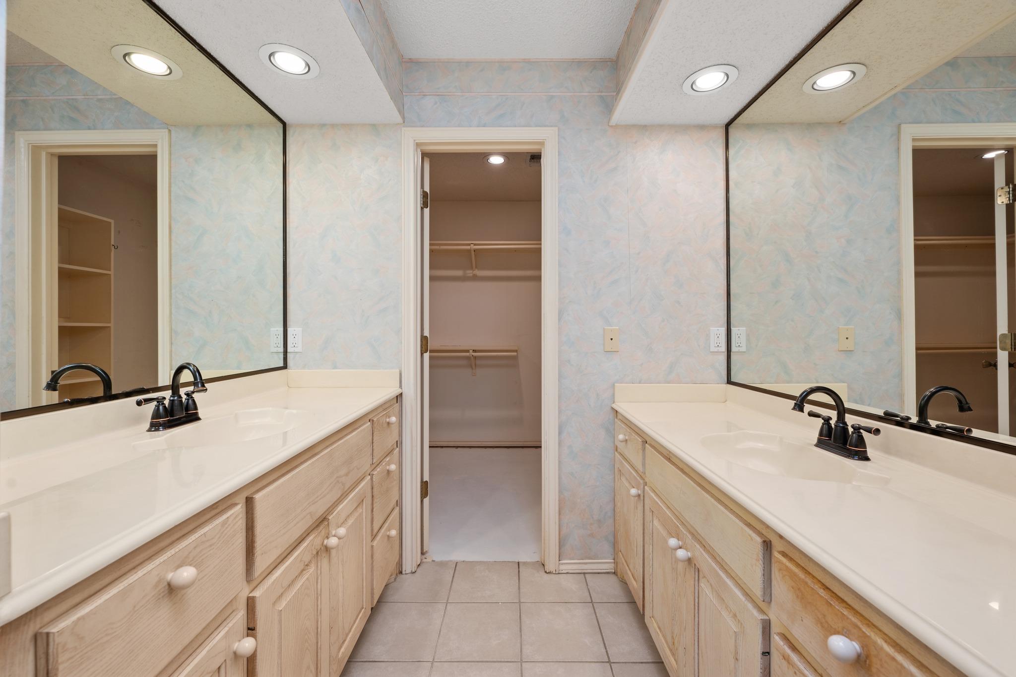 703 Palos Verdes Dr, Lakeway, TX 78734