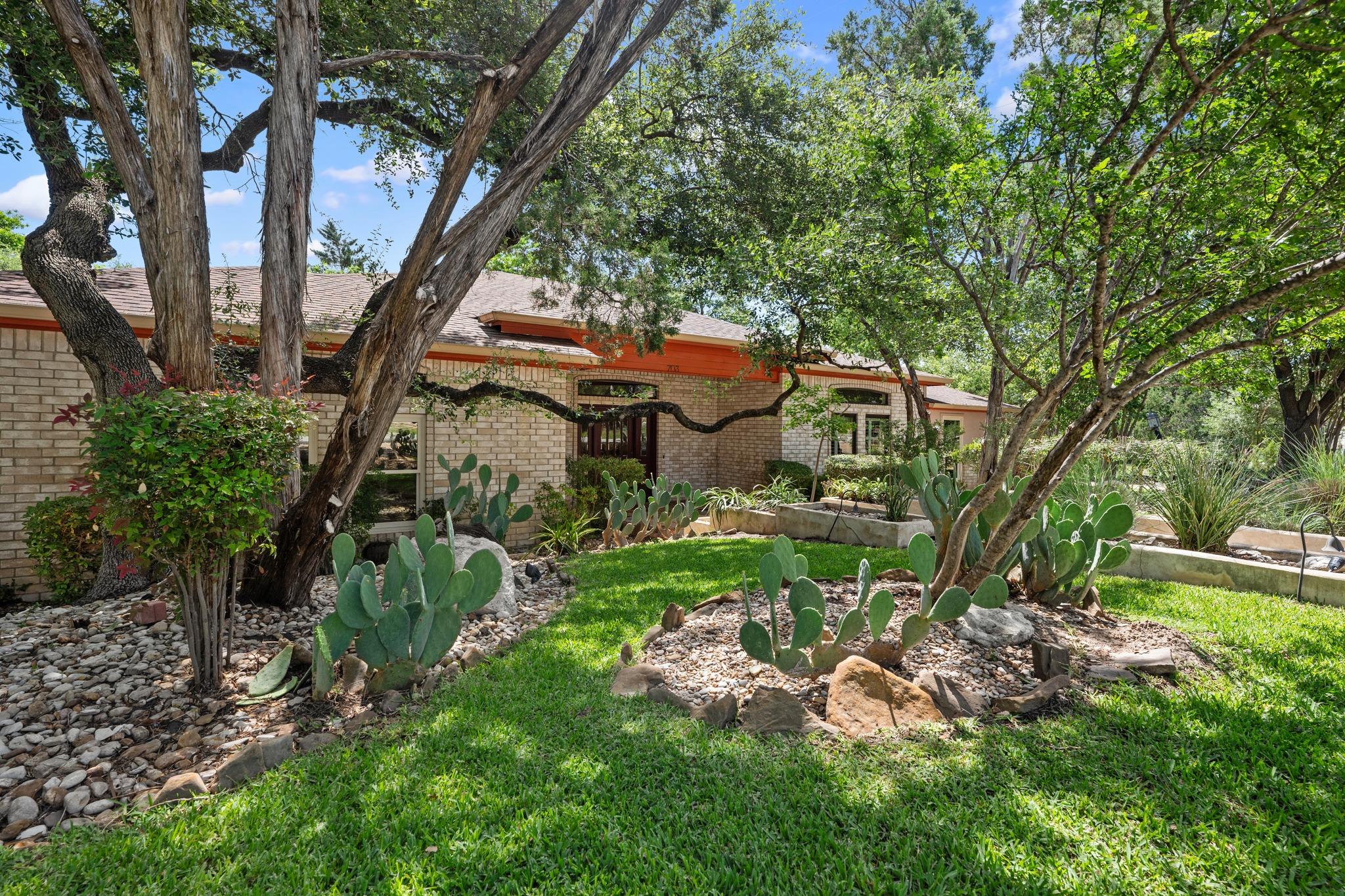 703 Palos Verdes Dr, Lakeway, TX 78734