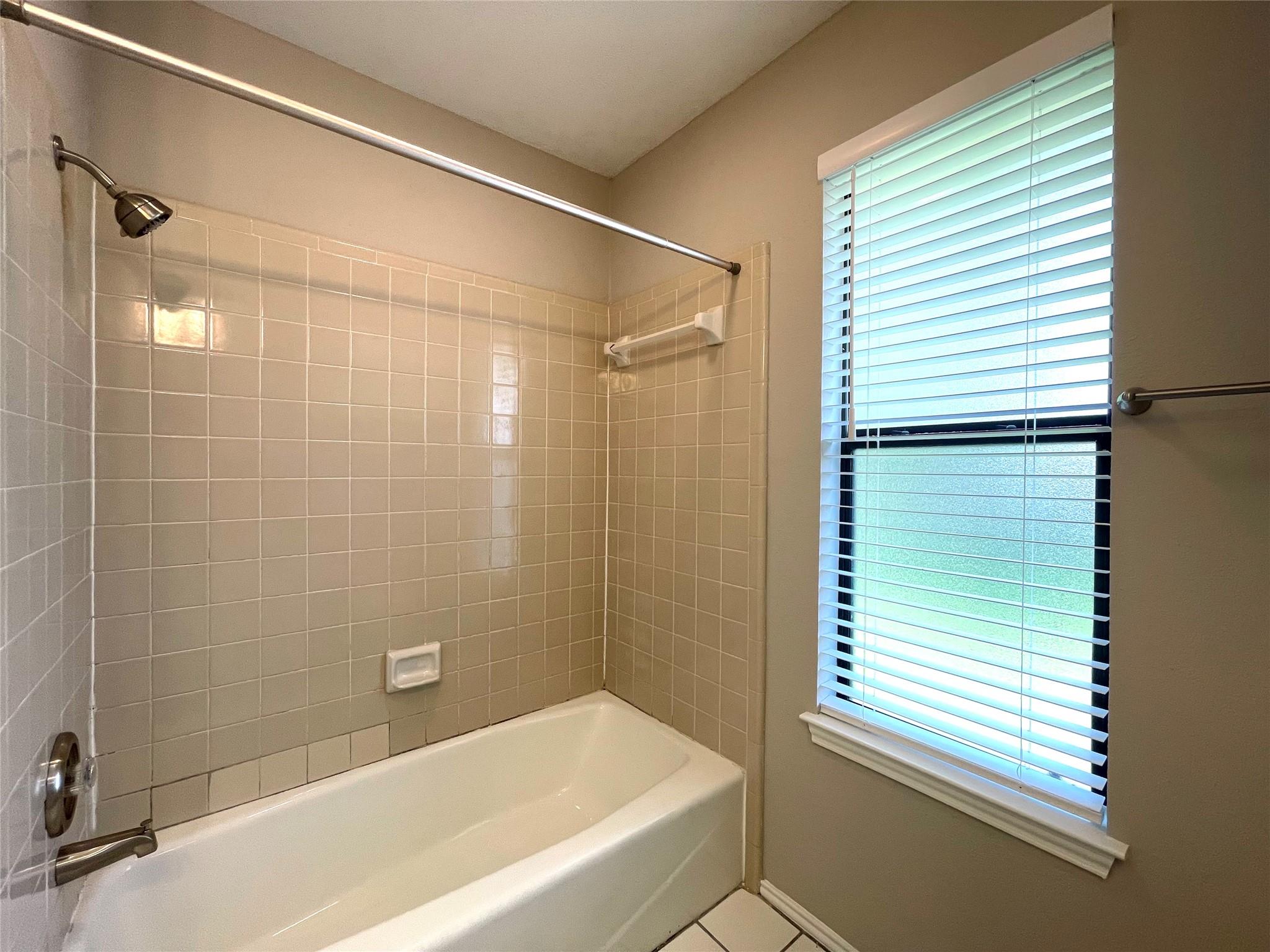 1008 Cresswell Dr, Pflugerville, TX 78660