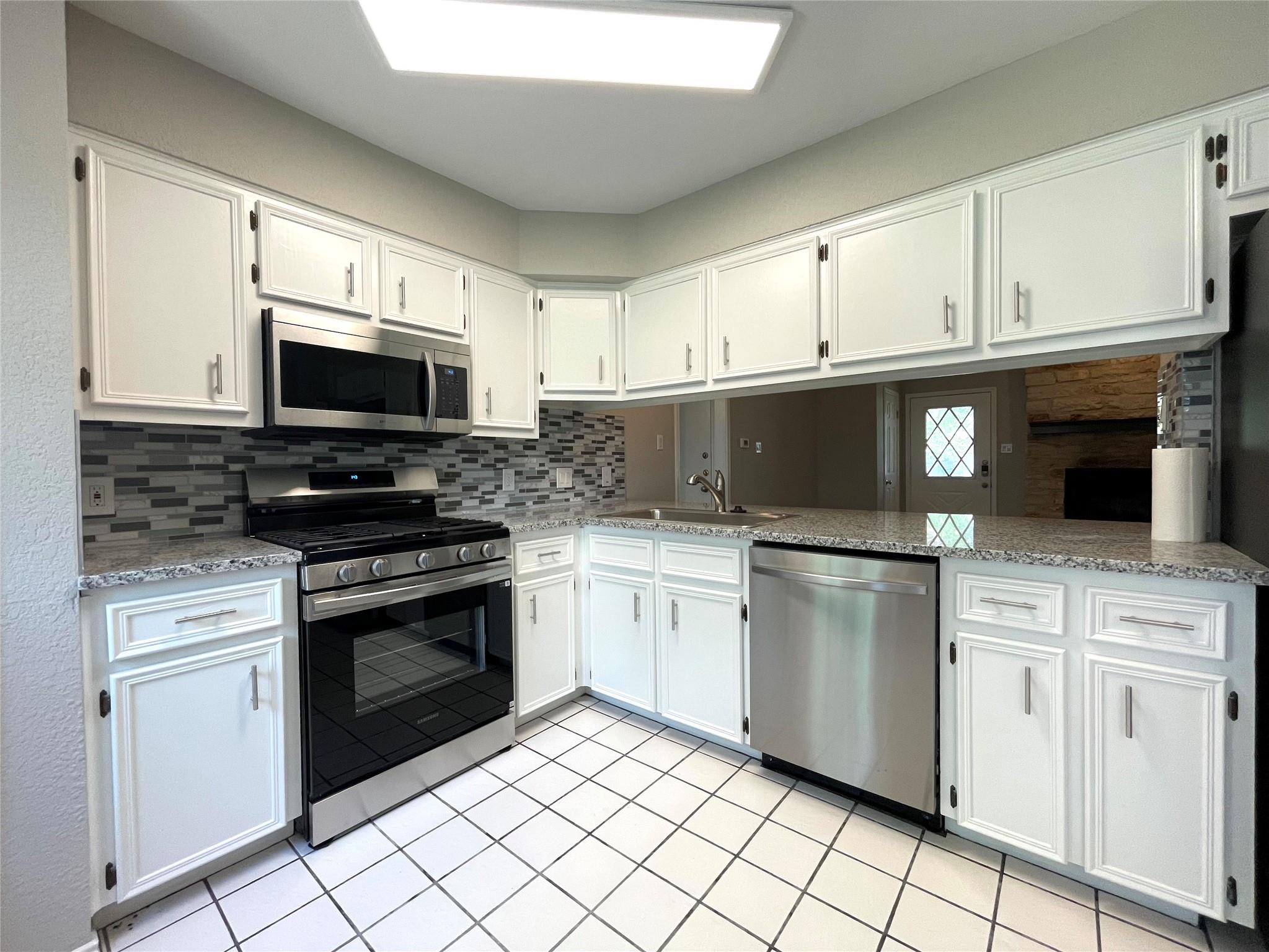 1008 Cresswell Dr, Pflugerville, TX 78660