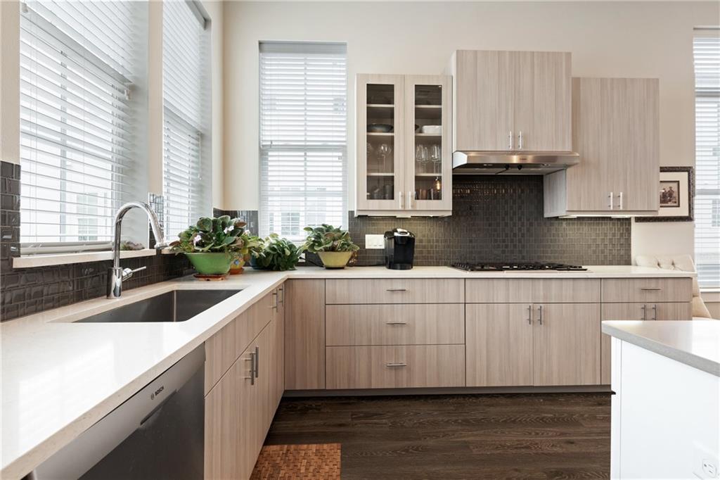 1305 Town Creek Dr # 5, Austin, TX 78741