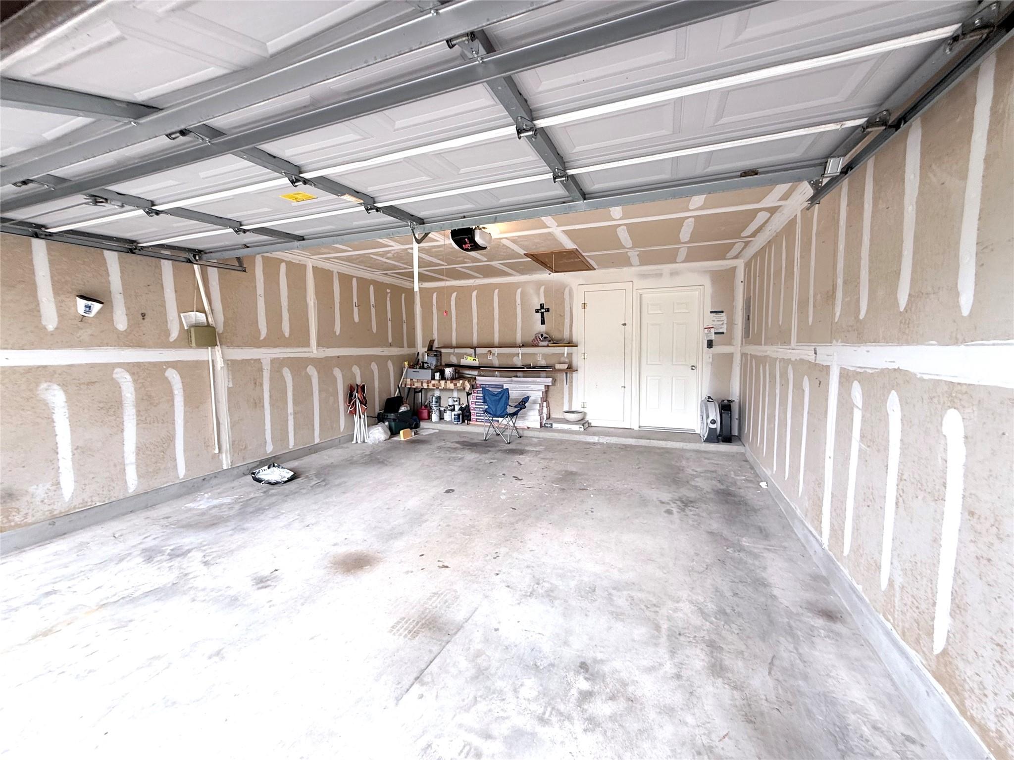 206 Sunshadow Dr, Lockhart, TX 78644