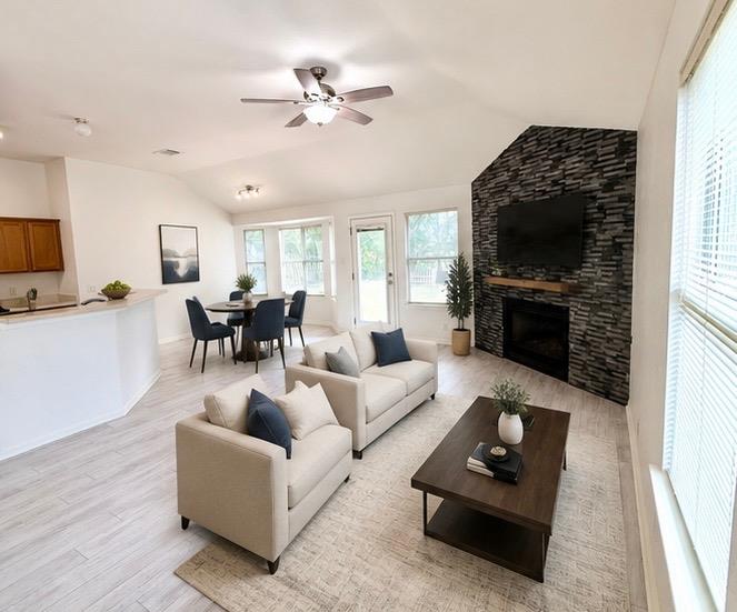 206 Sunshadow Dr, Lockhart, TX 78644