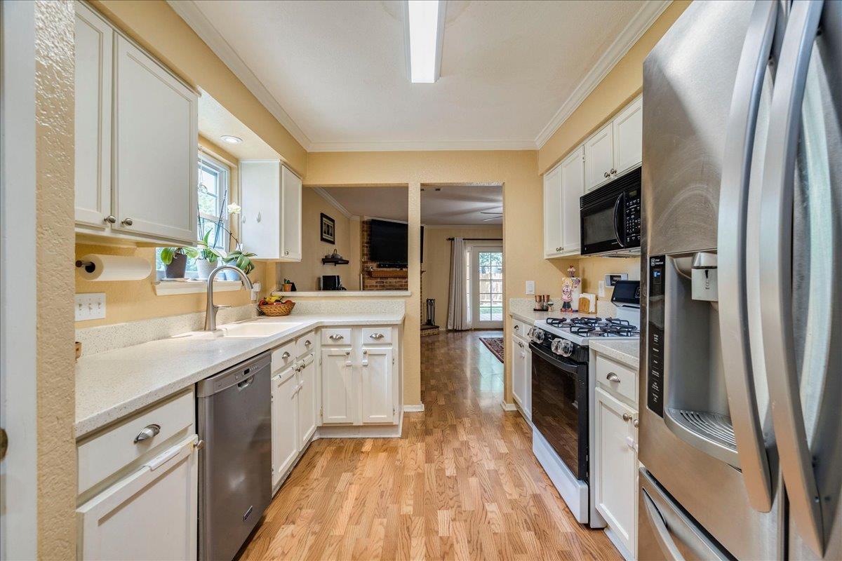 9716 Moorberry St, Austin, TX 78729