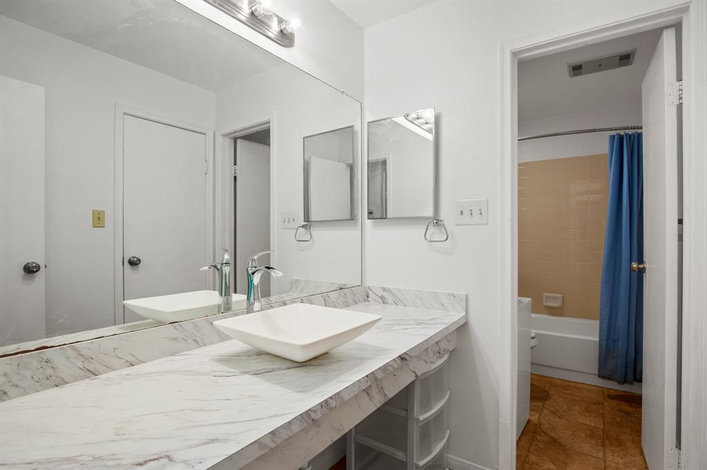 2217 W San Gabriel St # 304, Austin, TX 78705