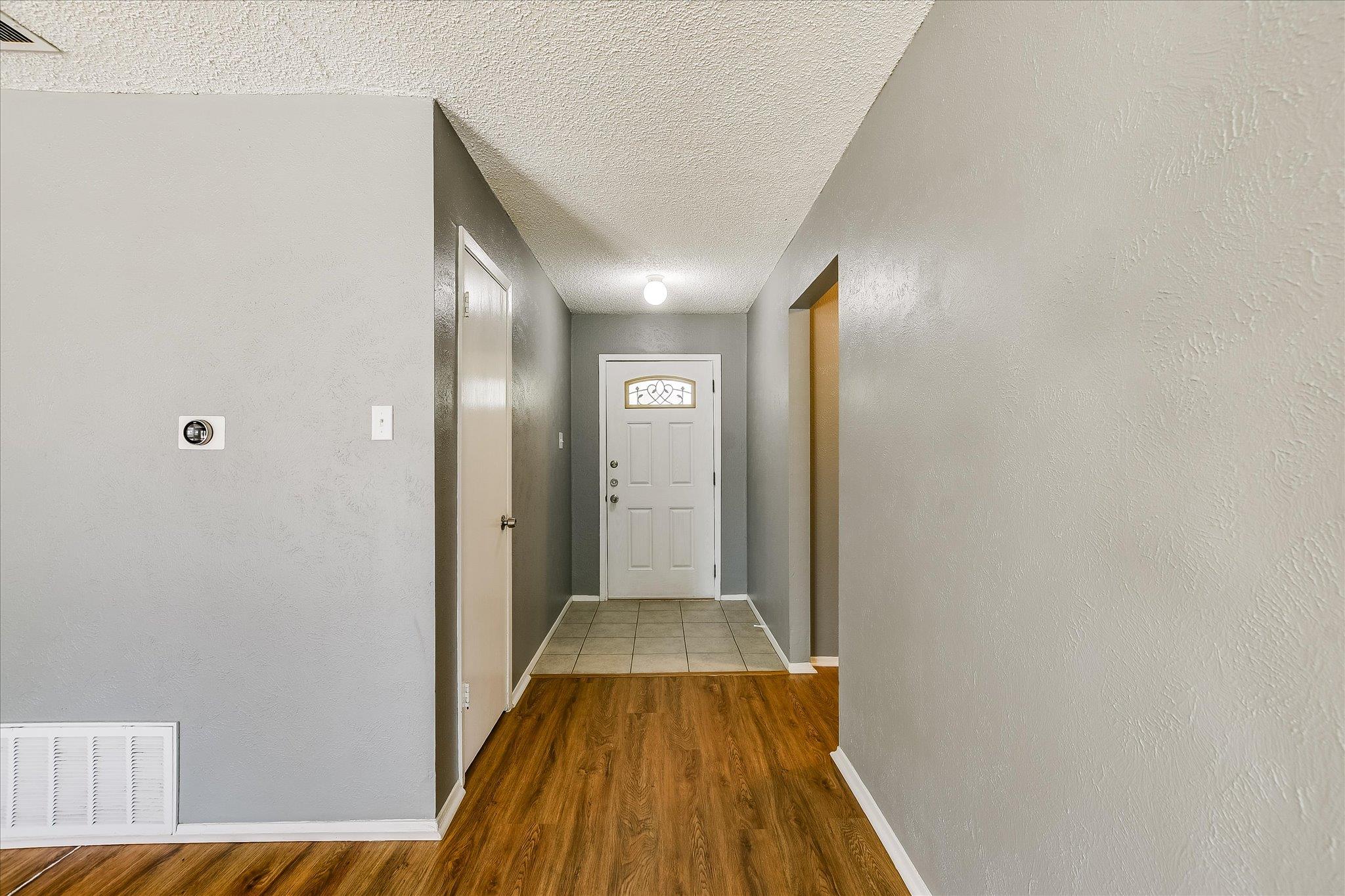 1103 Green Meadow Dr, Round Rock, TX 78664