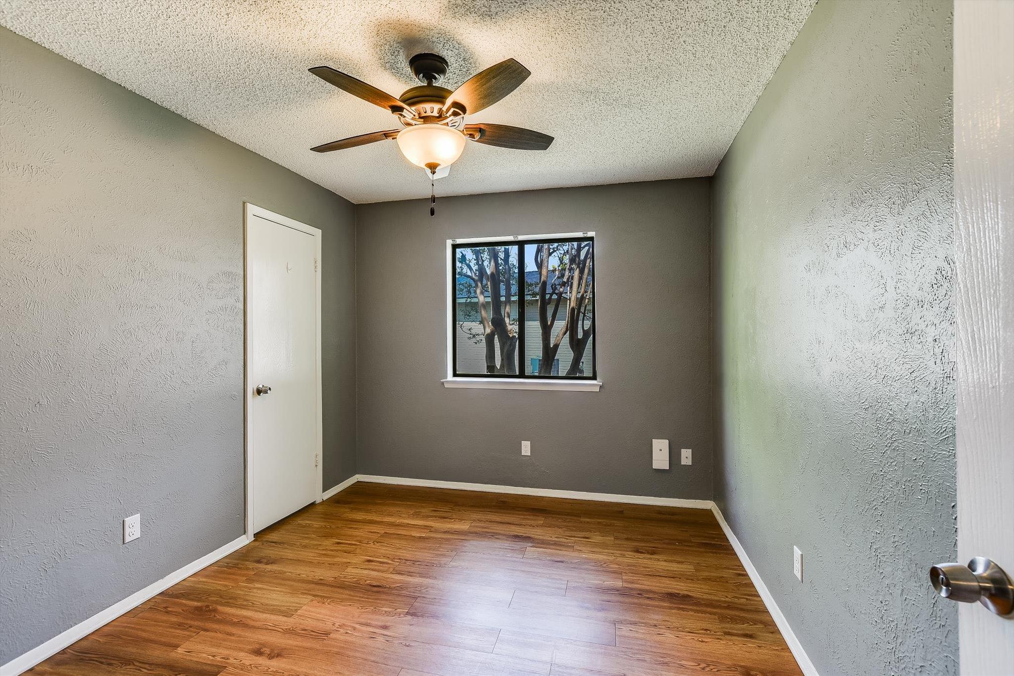 1103 Green Meadow Dr, Round Rock, TX 78664