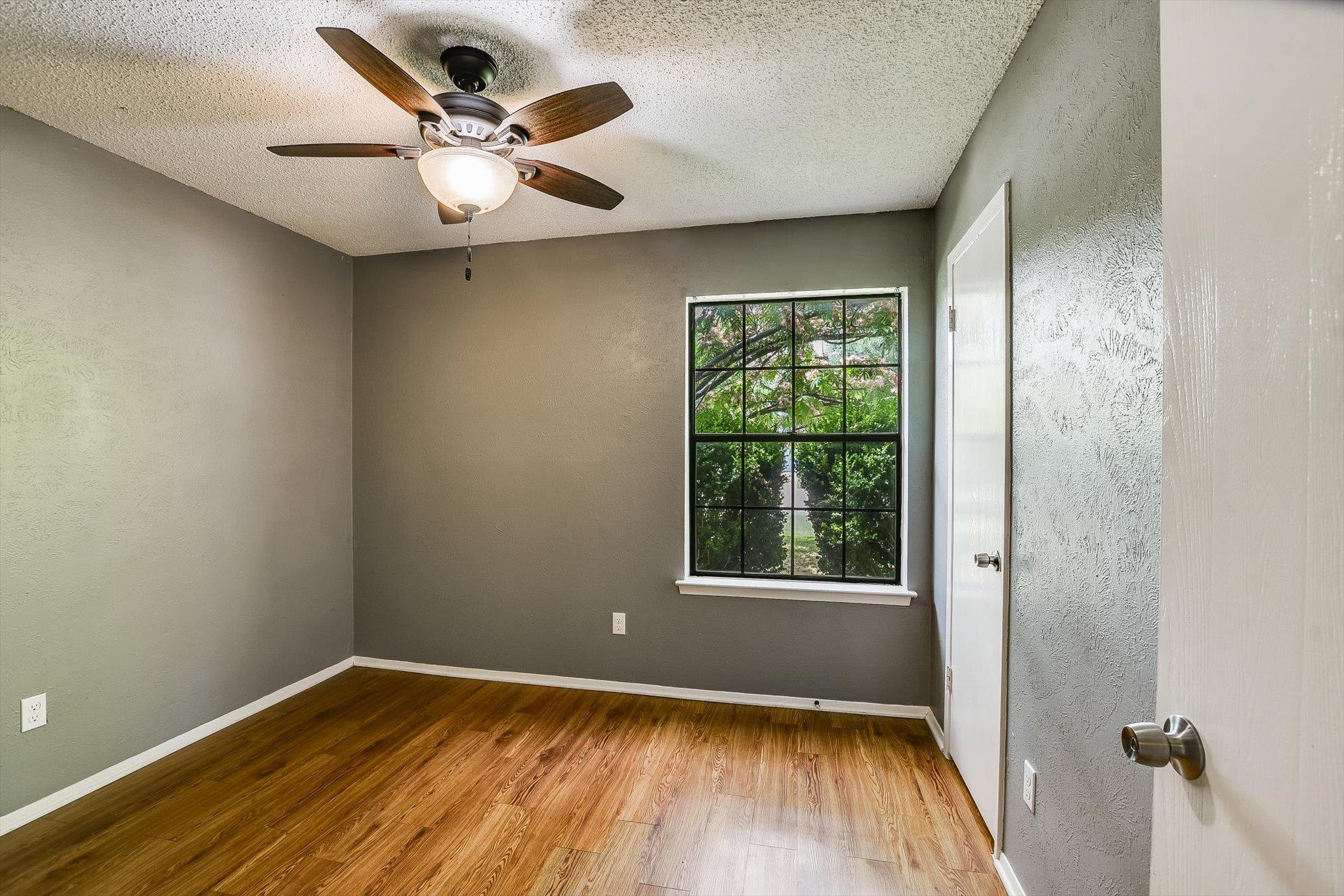 1103 Green Meadow Dr, Round Rock, TX 78664