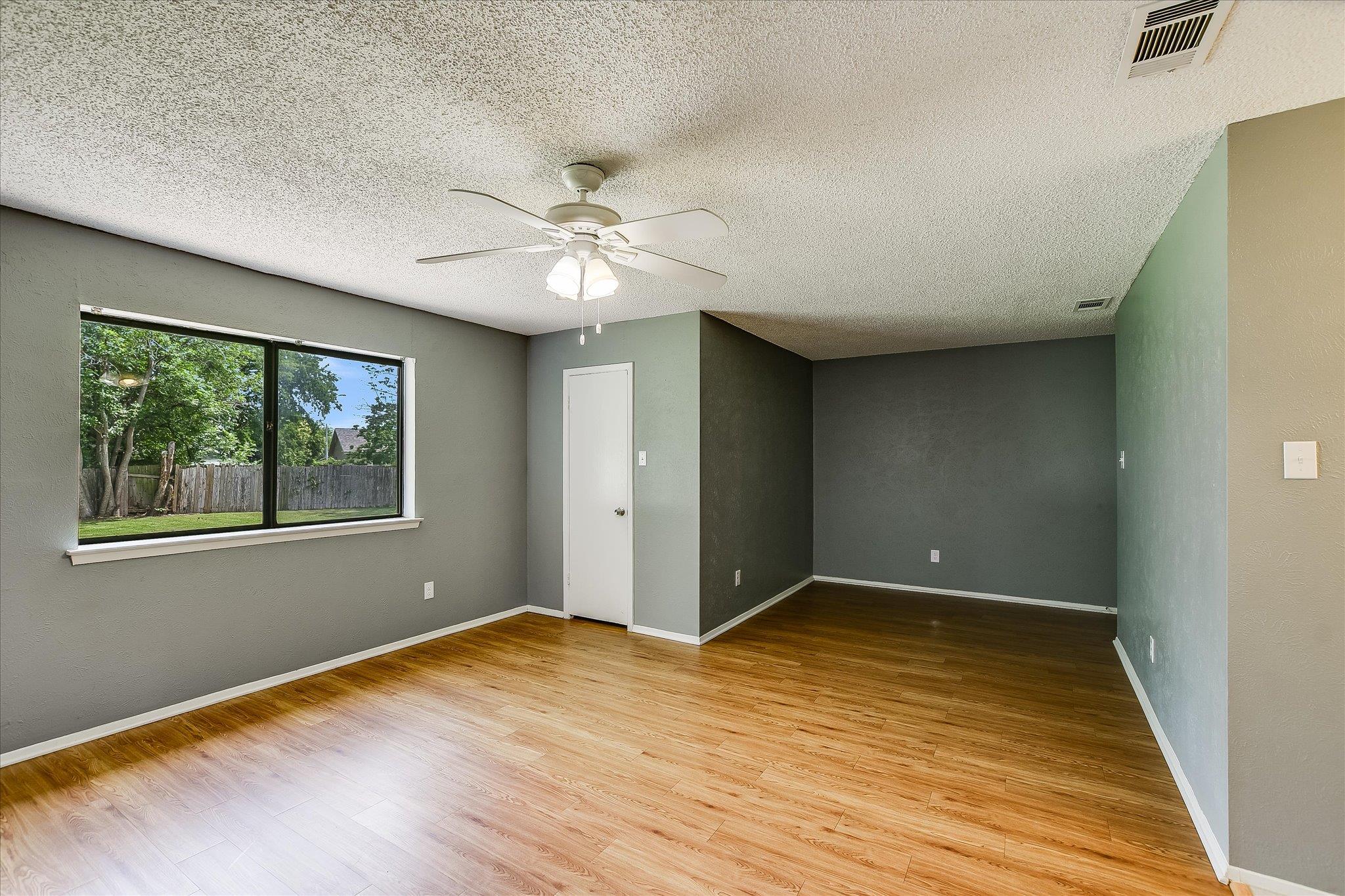 1103 Green Meadow Dr, Round Rock, TX 78664