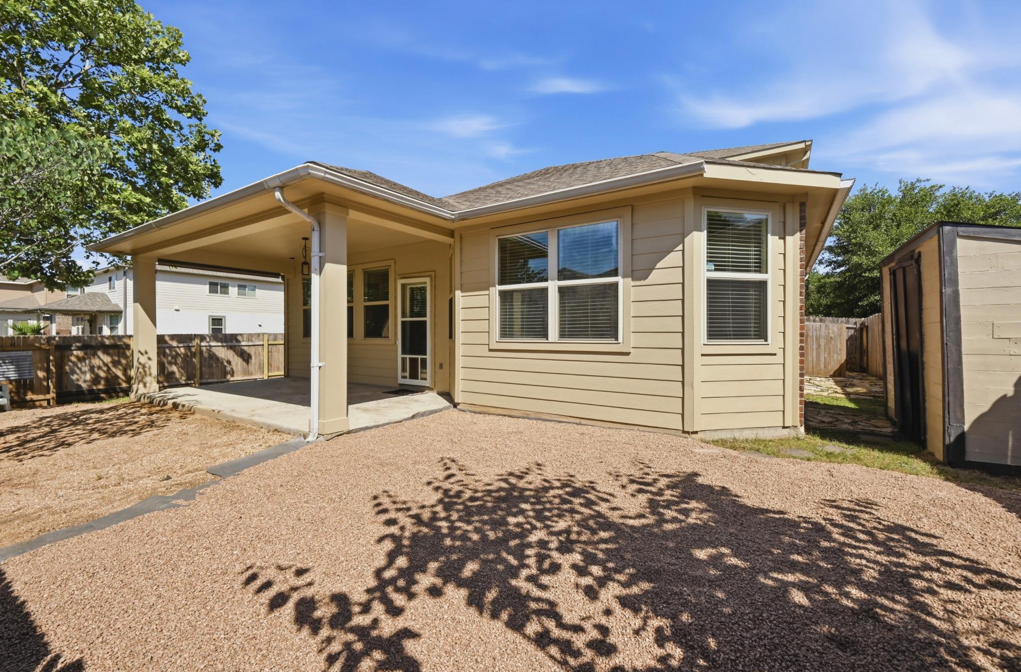351 Wincliff Dr, Buda, TX 78610