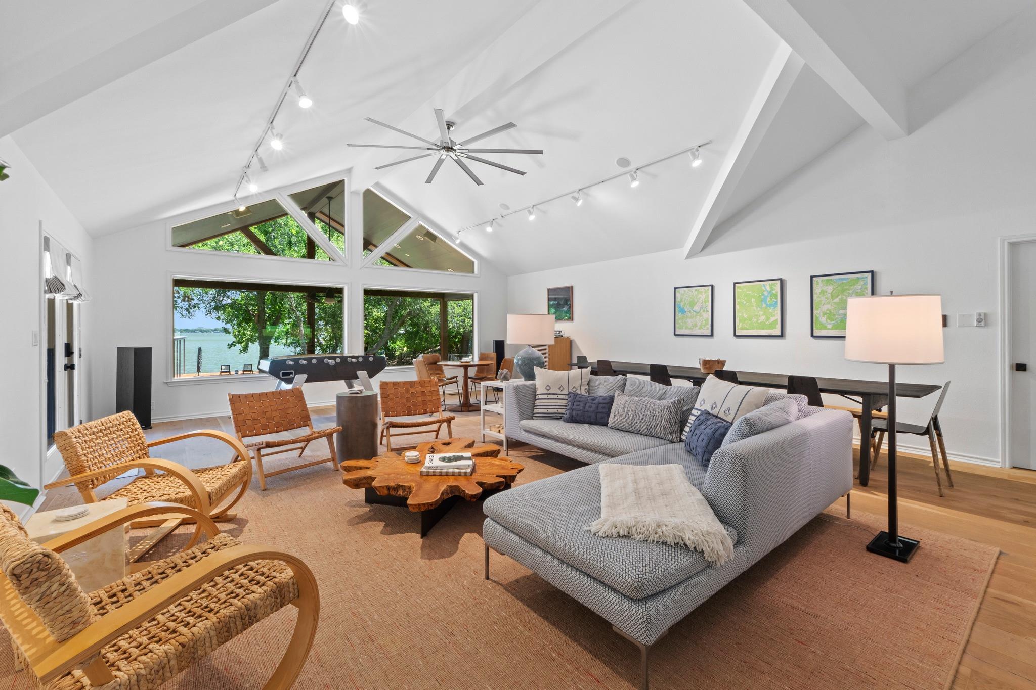 111 Inspiration Dr, Sunrise Beach, TX 78643