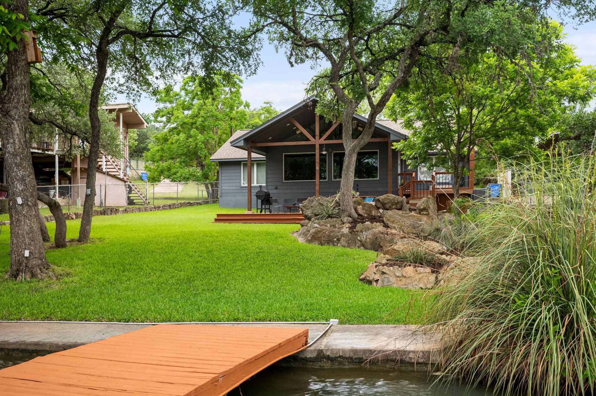 111 Inspiration Dr, Sunrise Beach, TX 78643