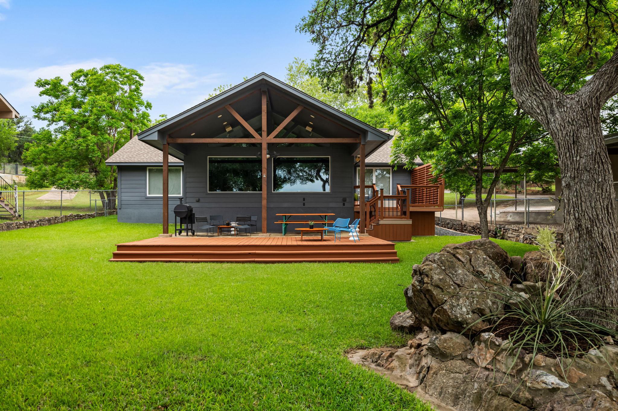 111 Inspiration Dr, Sunrise Beach, TX 78643