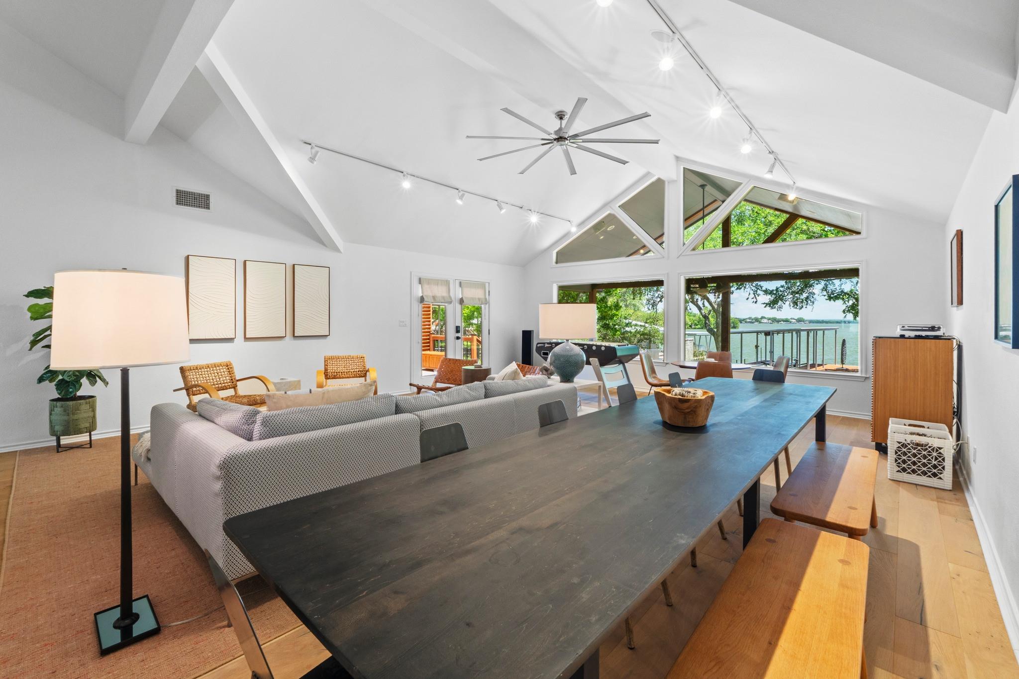 111 Inspiration Dr, Sunrise Beach, TX 78643