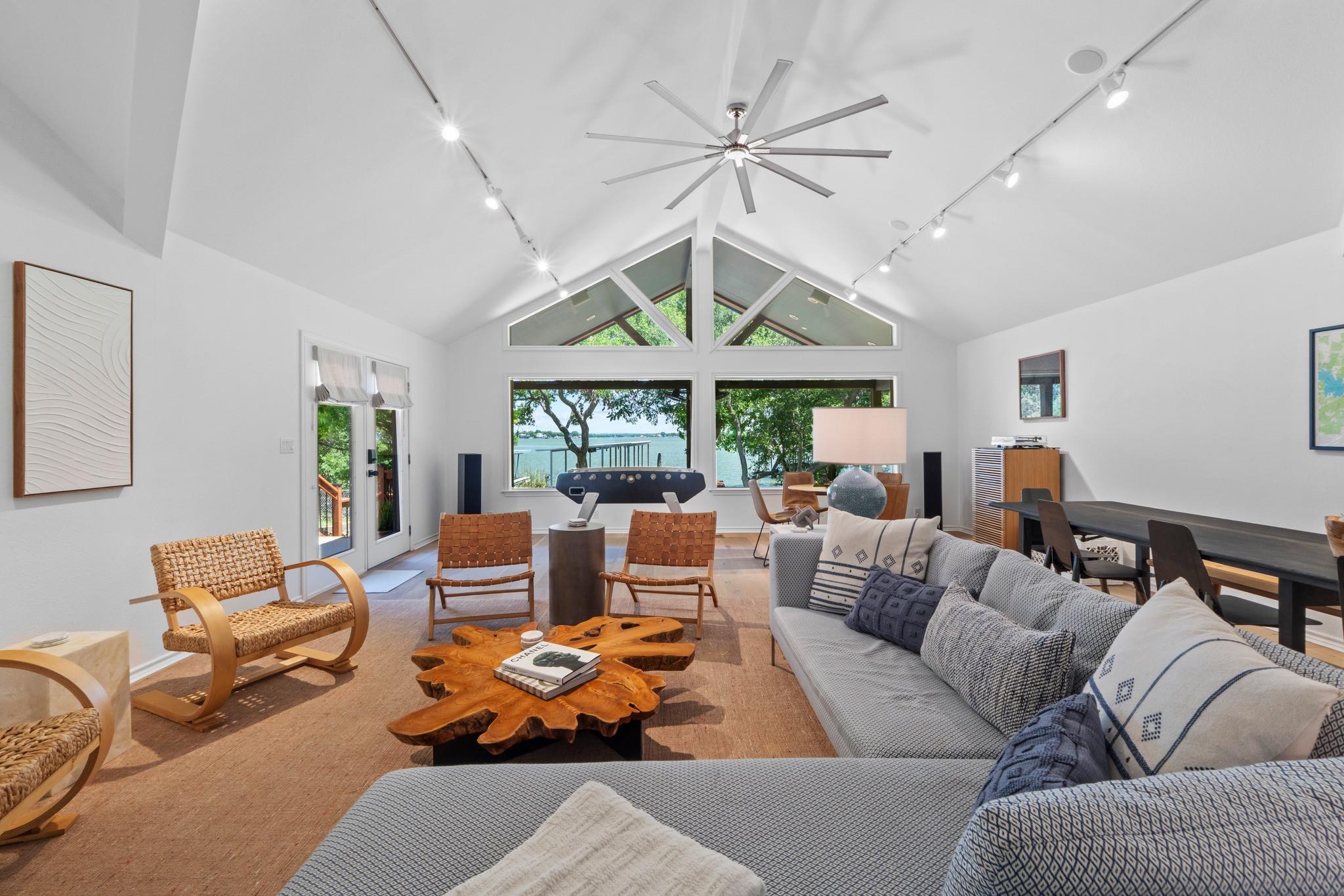 111 Inspiration Dr, Sunrise Beach, TX 78643