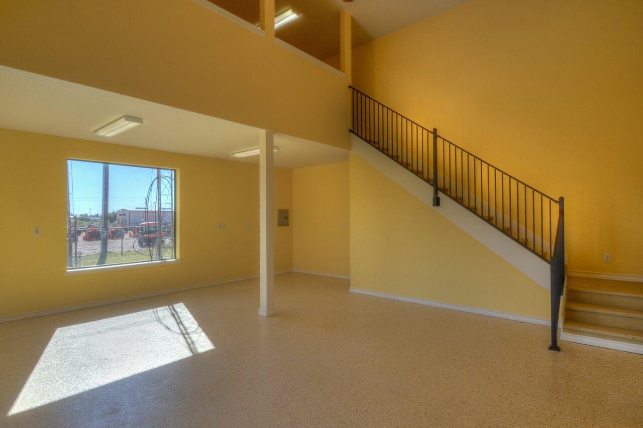 5526 N US Hwy 281, Marble Falls, TX 78654