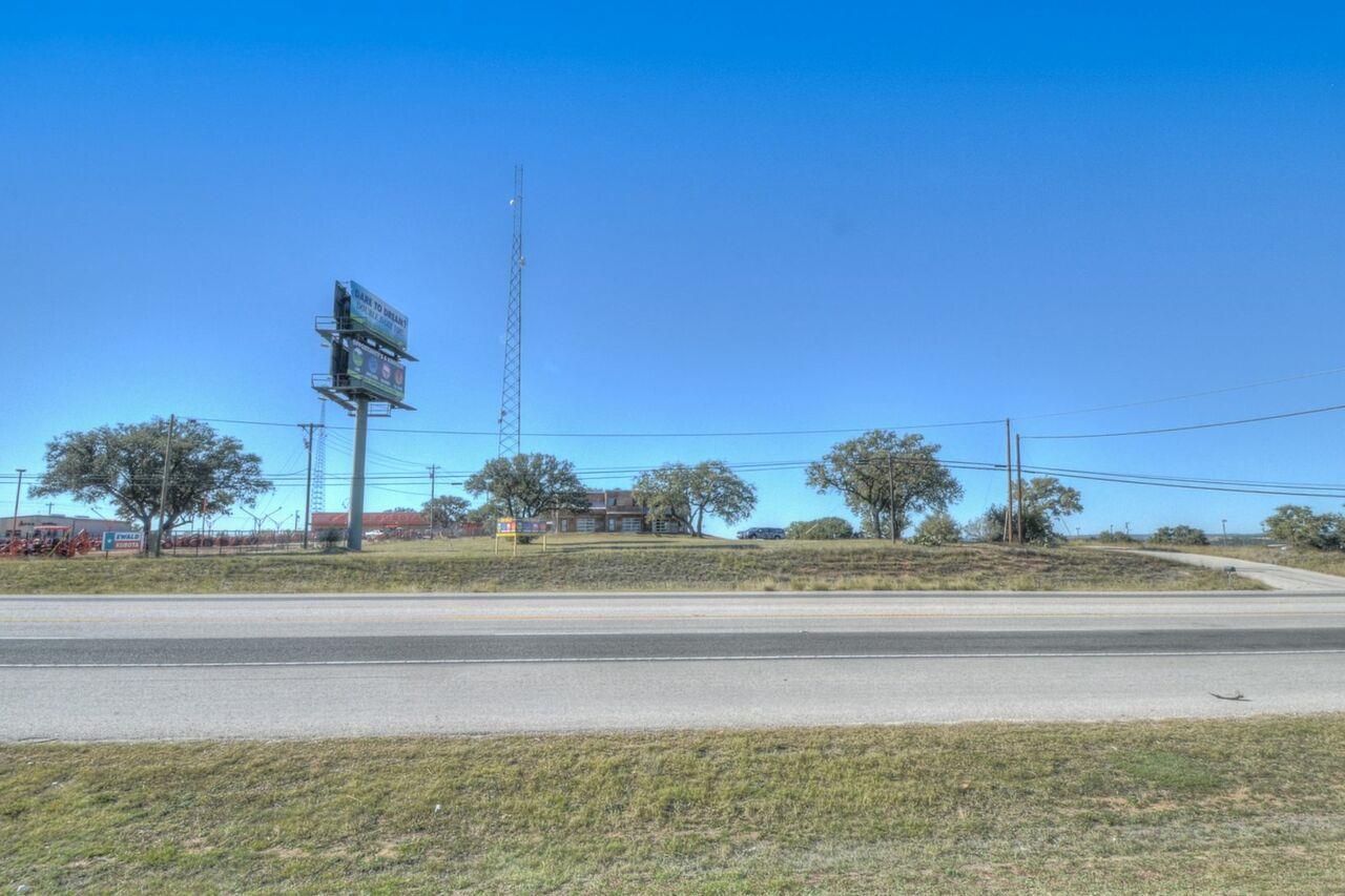 5526 N US Hwy 281, Marble Falls, TX 78654