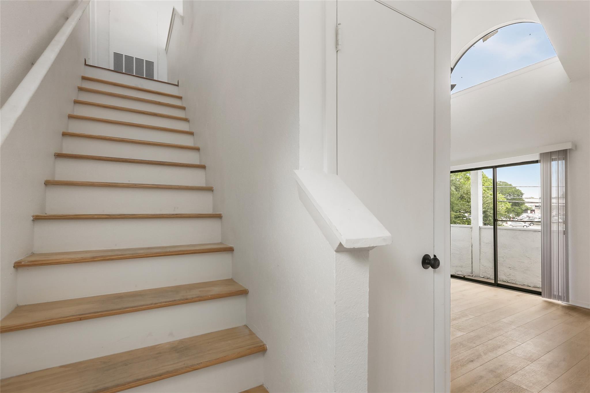923 E 41st St # 201, Austin, TX 78751