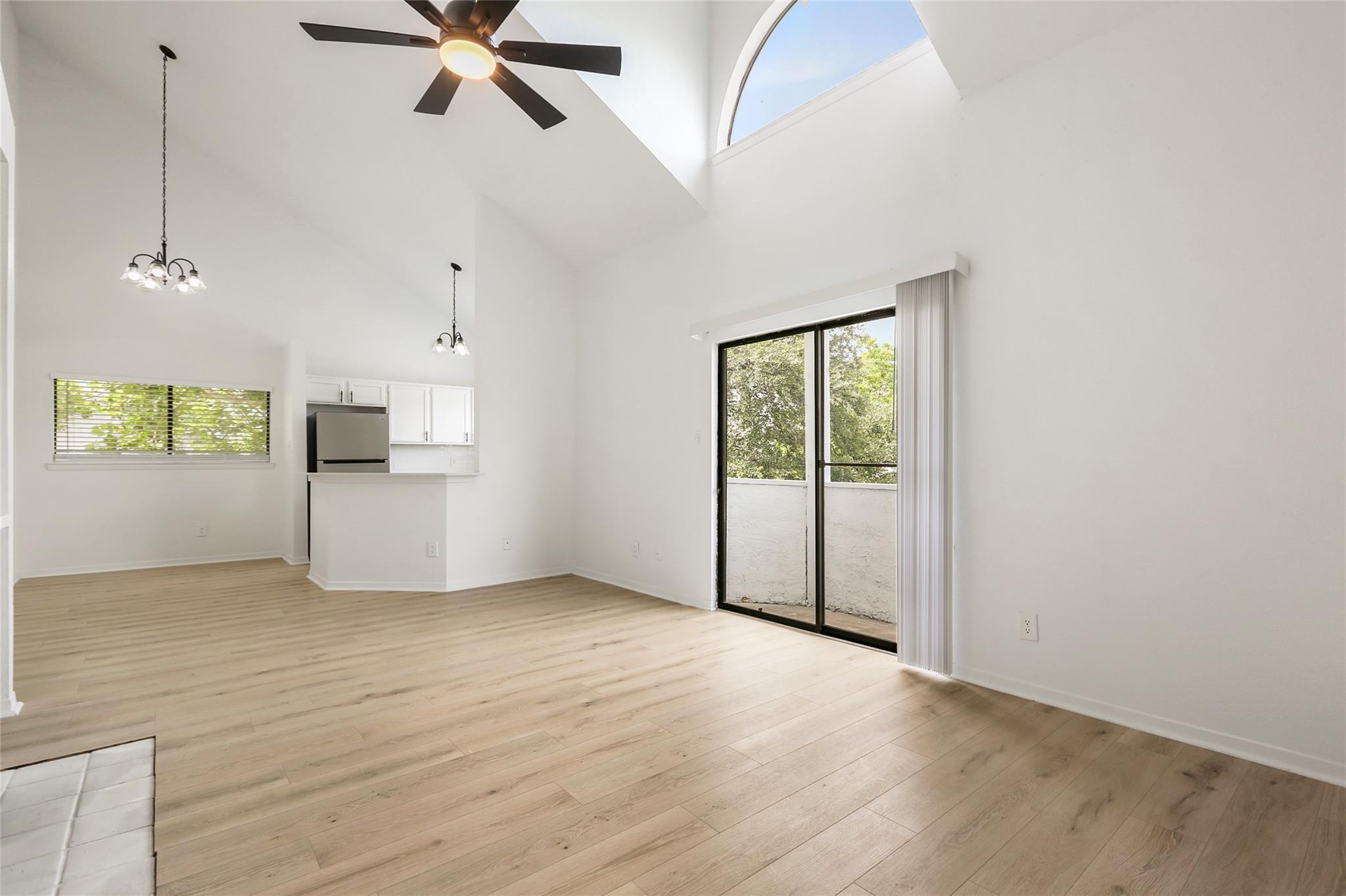 923 E 41st St # 201, Austin, TX 78751