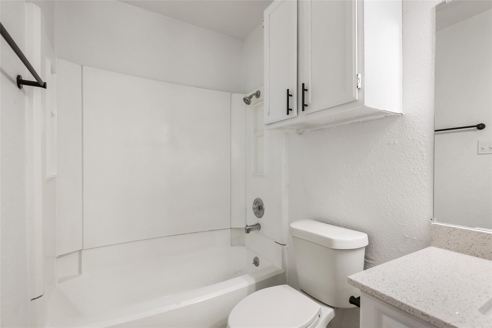 923 E 41st St # 201, Austin, TX 78751