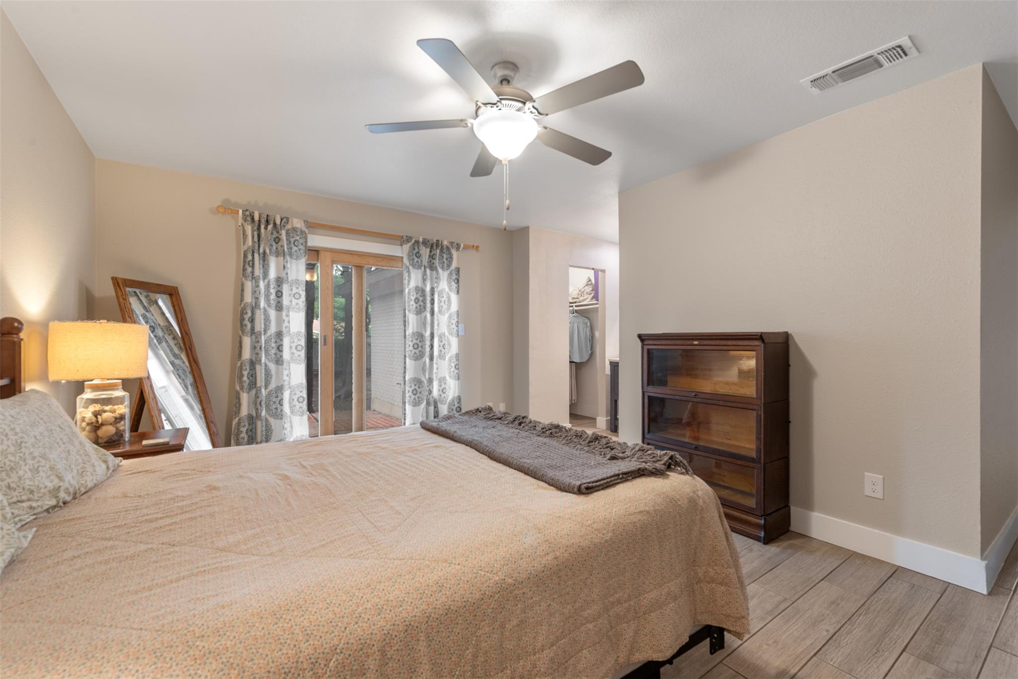 302 S Lake Creek Dr, Round Rock, TX 78681
