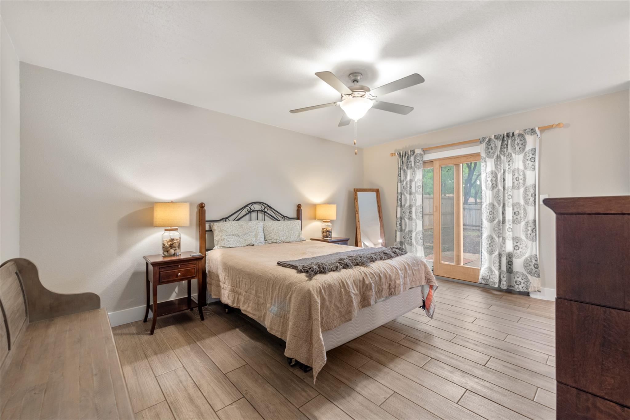 302 S Lake Creek Dr, Round Rock, TX 78681