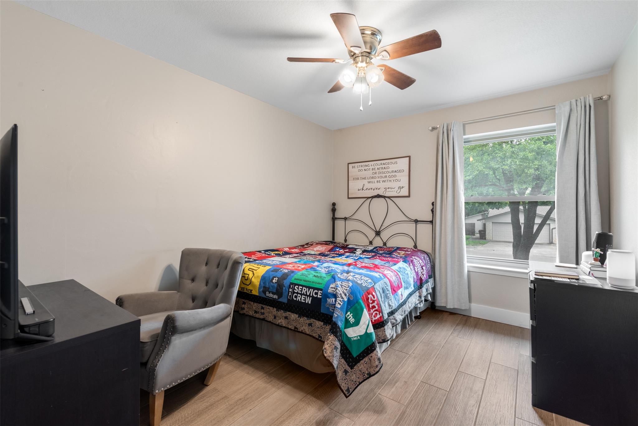 302 S Lake Creek Dr, Round Rock, TX 78681