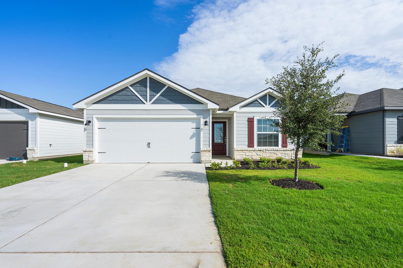 100 Paria Ct, Jarrell, TX 76537