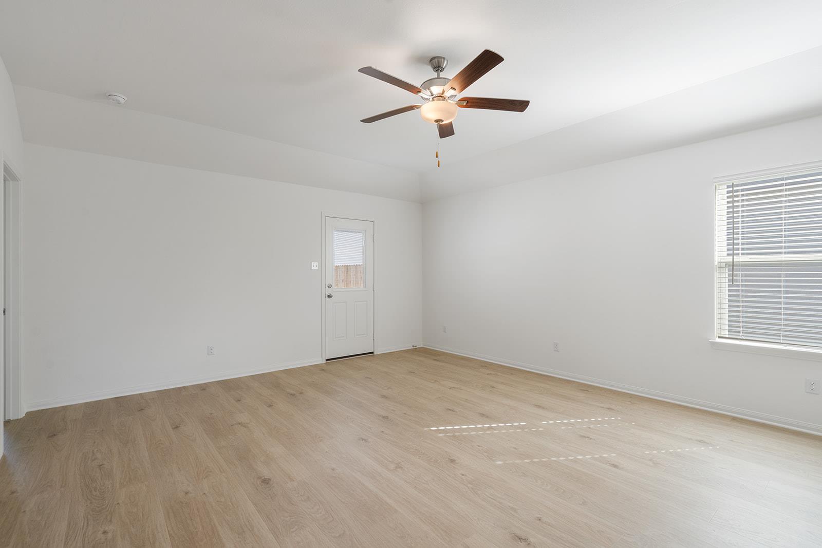 100 Paria Ct, Jarrell, TX 76537