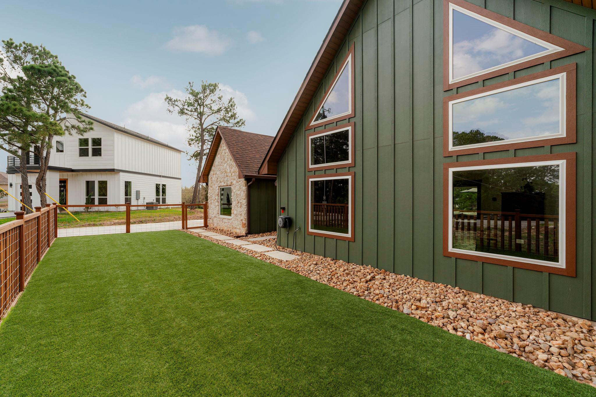 122 Mokolii Ct, Bastrop, TX 78602