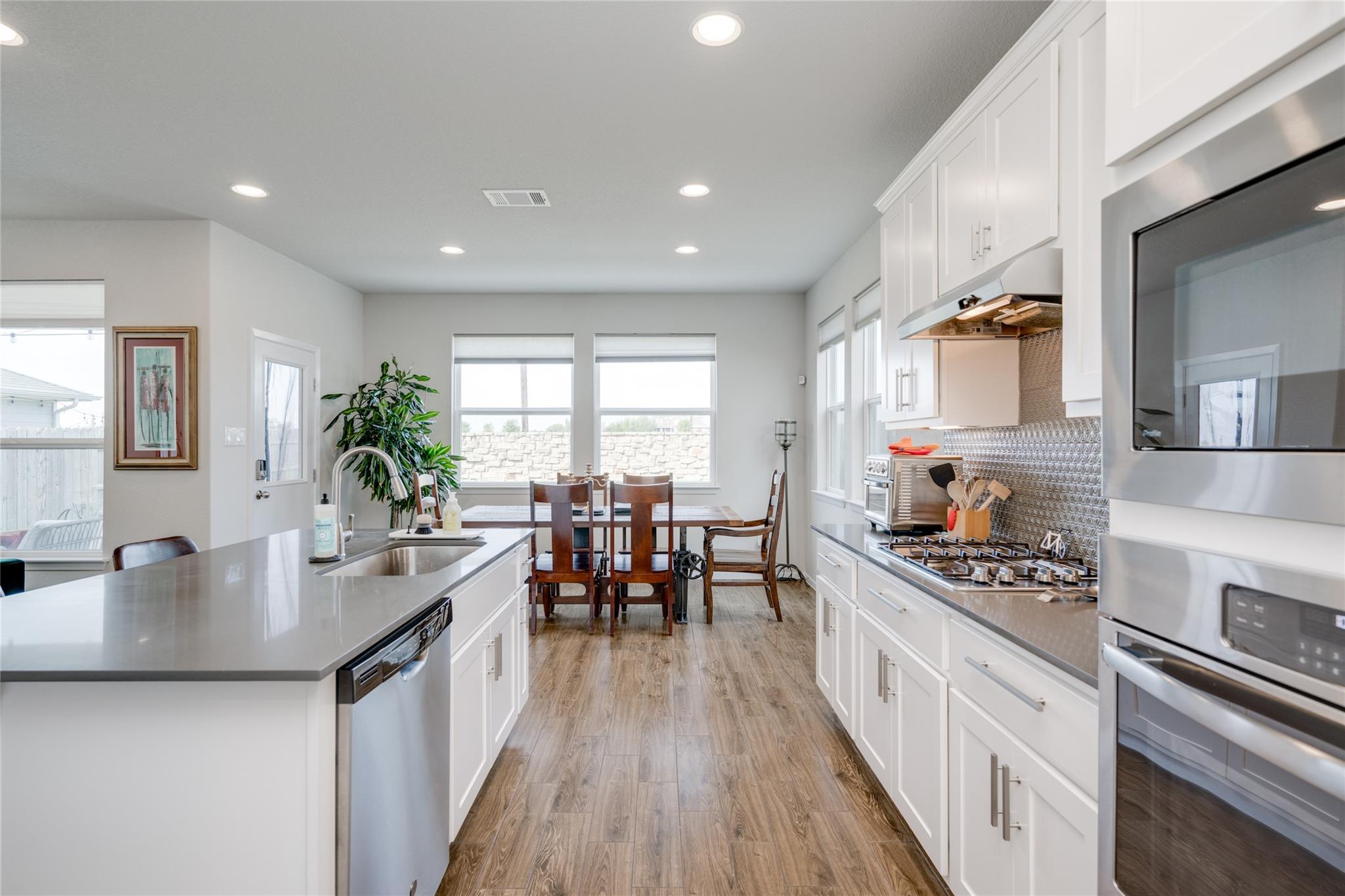 7948 Castelardo Pl, Round Rock, TX 78665