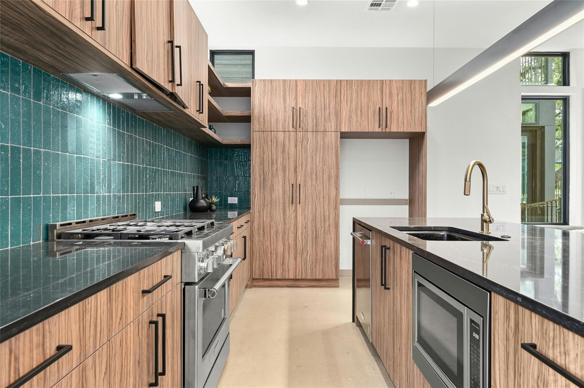219 Lessin Ln # Unit 6, Austin, TX 78704
