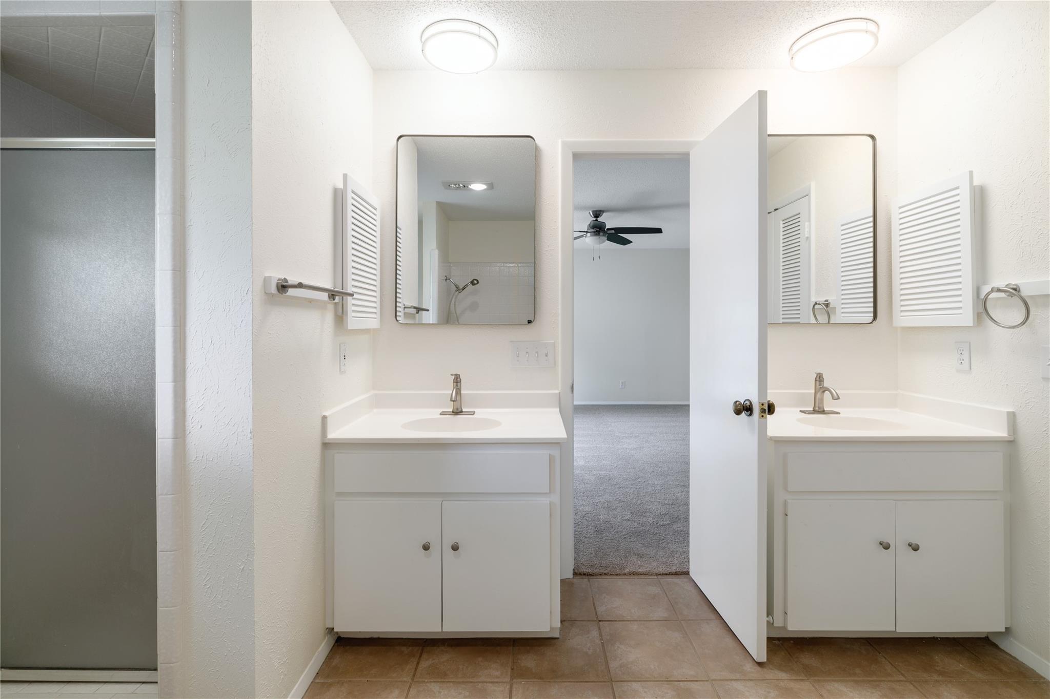611 Lido St, Lakeway, TX 78734