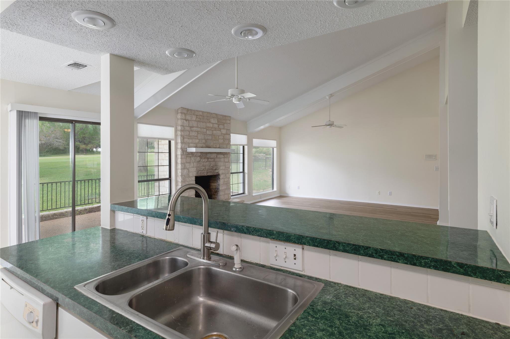 611 Lido St, Lakeway, TX 78734