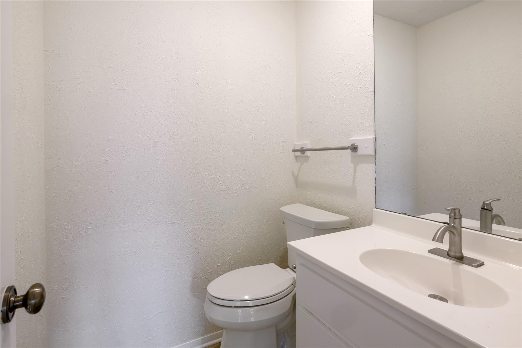 611 Lido St, Lakeway, TX 78734