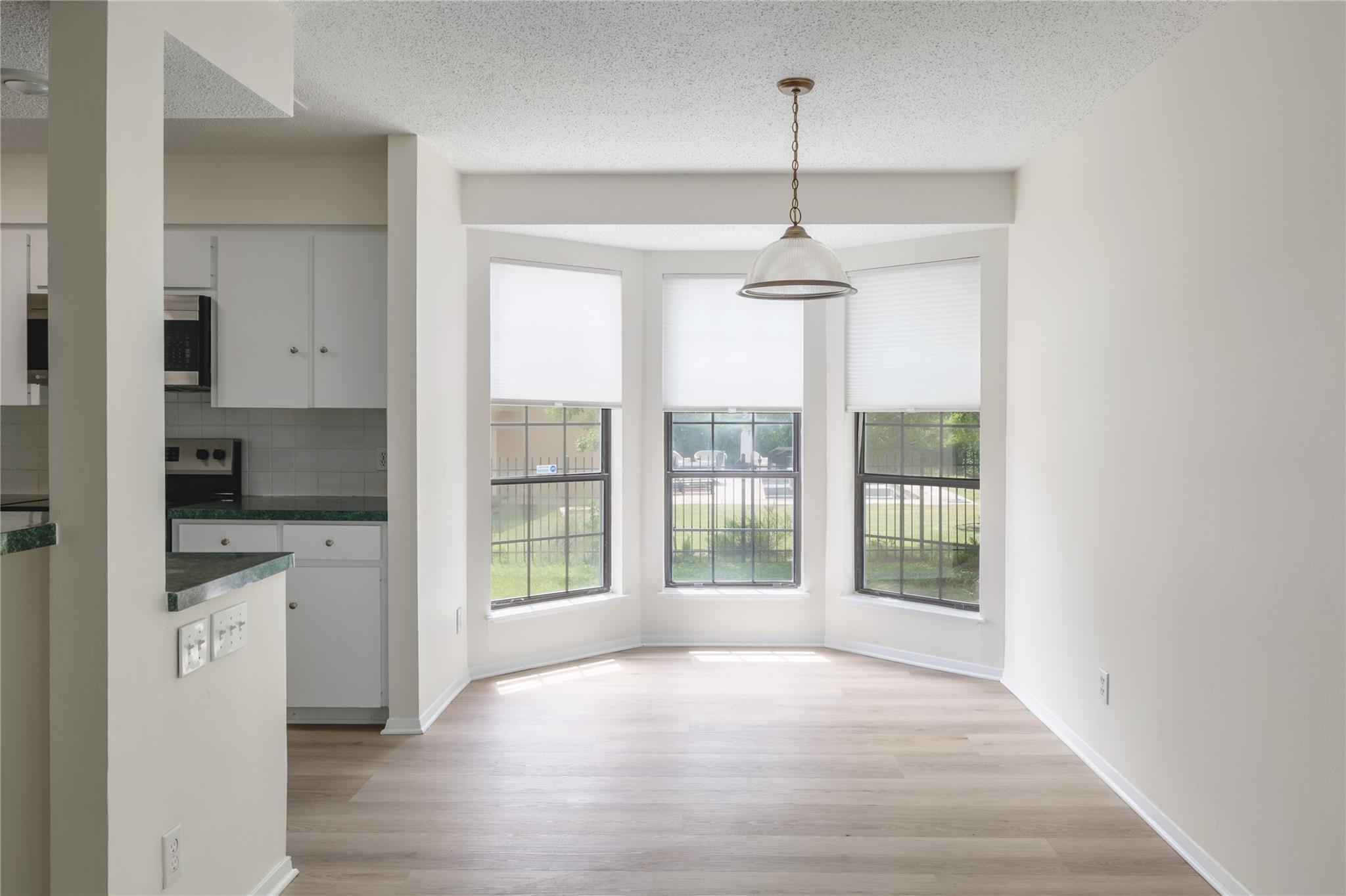 611 Lido St, Lakeway, TX 78734