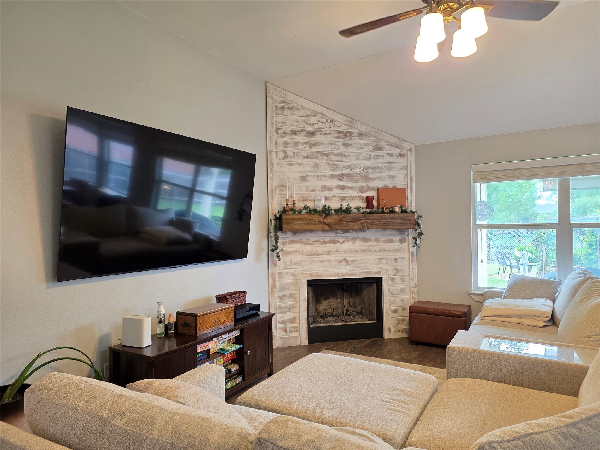 4017 Kerley Ct, Hutto, TX 78634