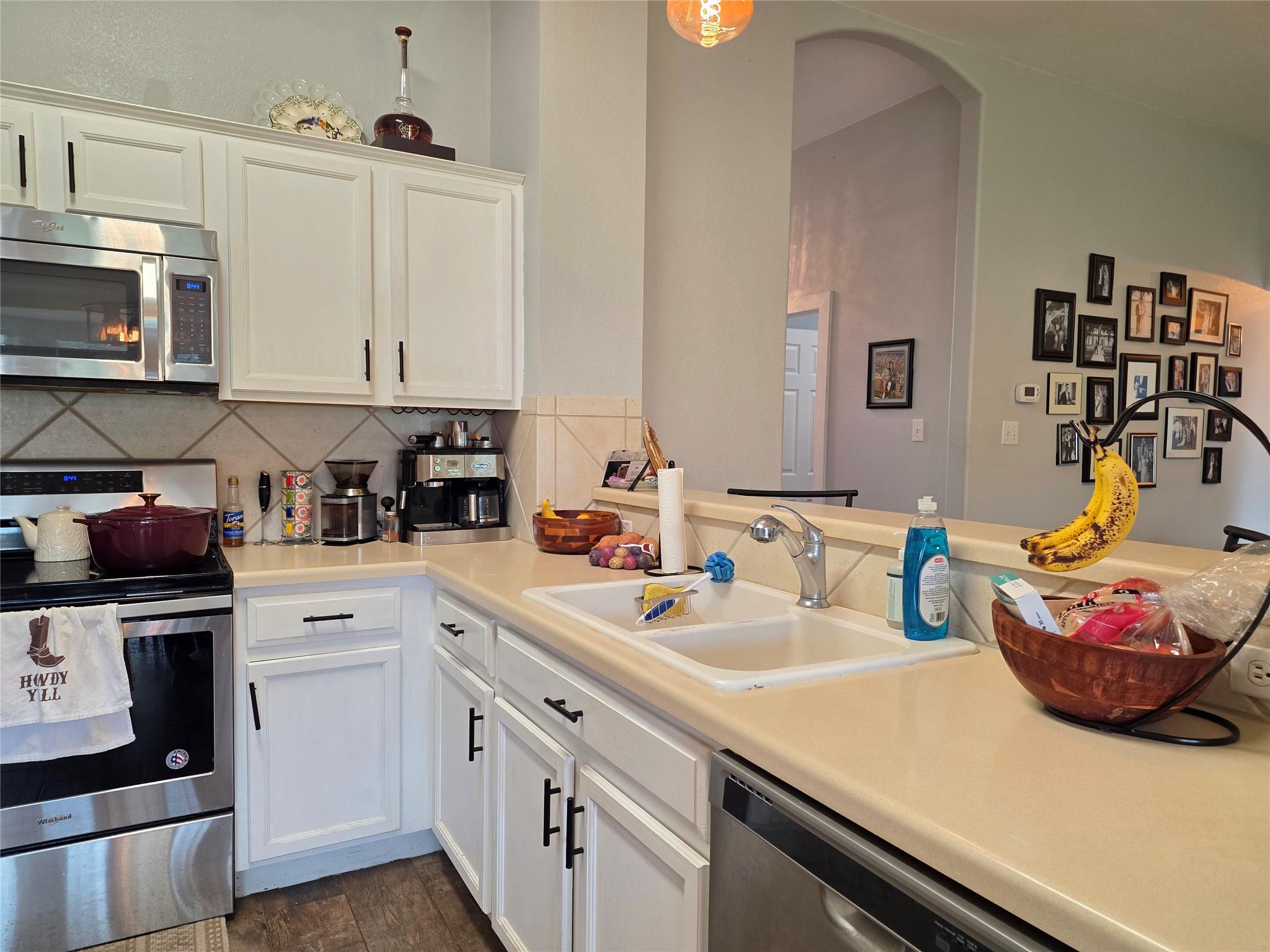 4017 Kerley Ct, Hutto, TX 78634