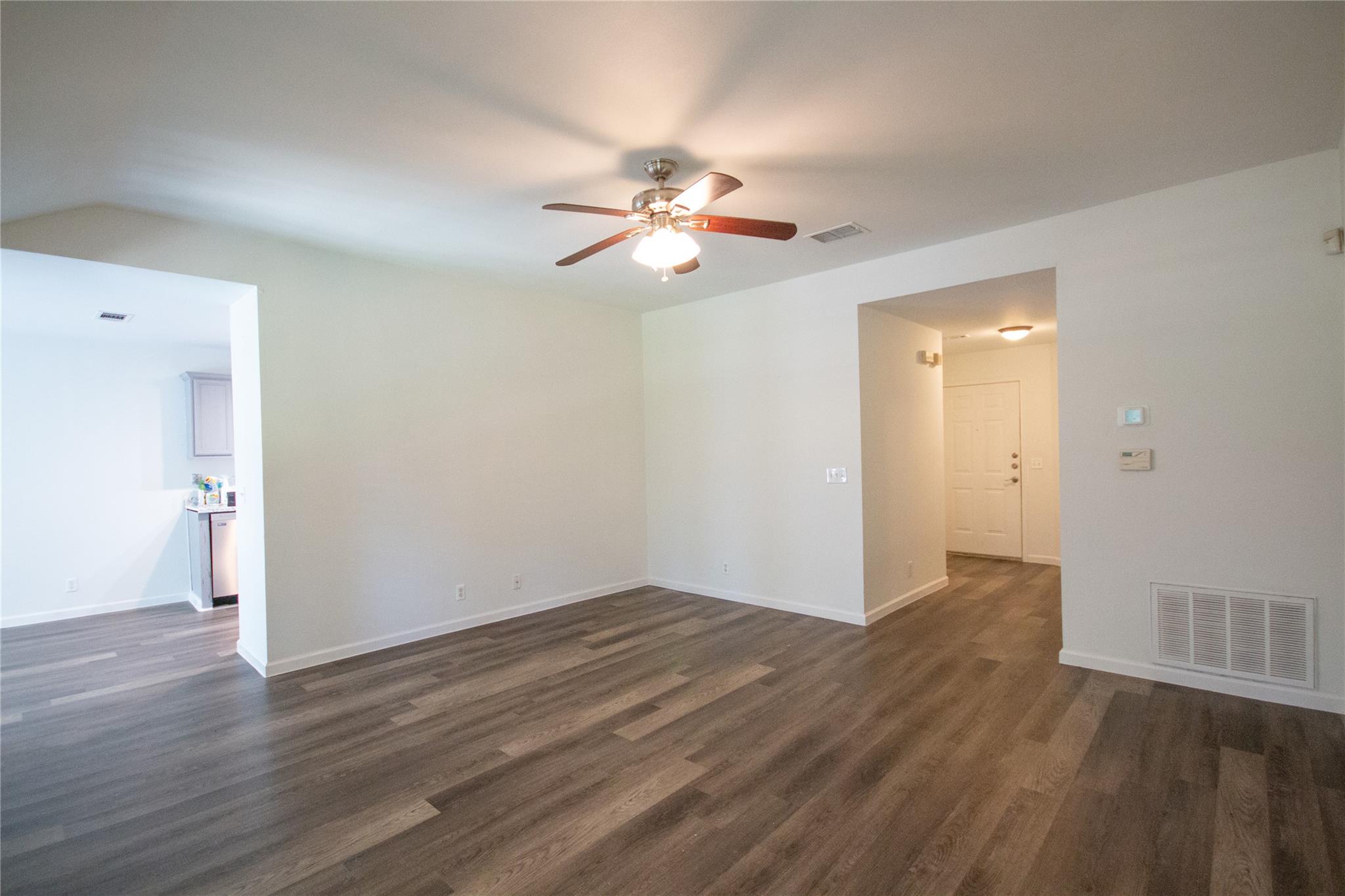 200 QUAIL Cir, Hutto, TX 78634