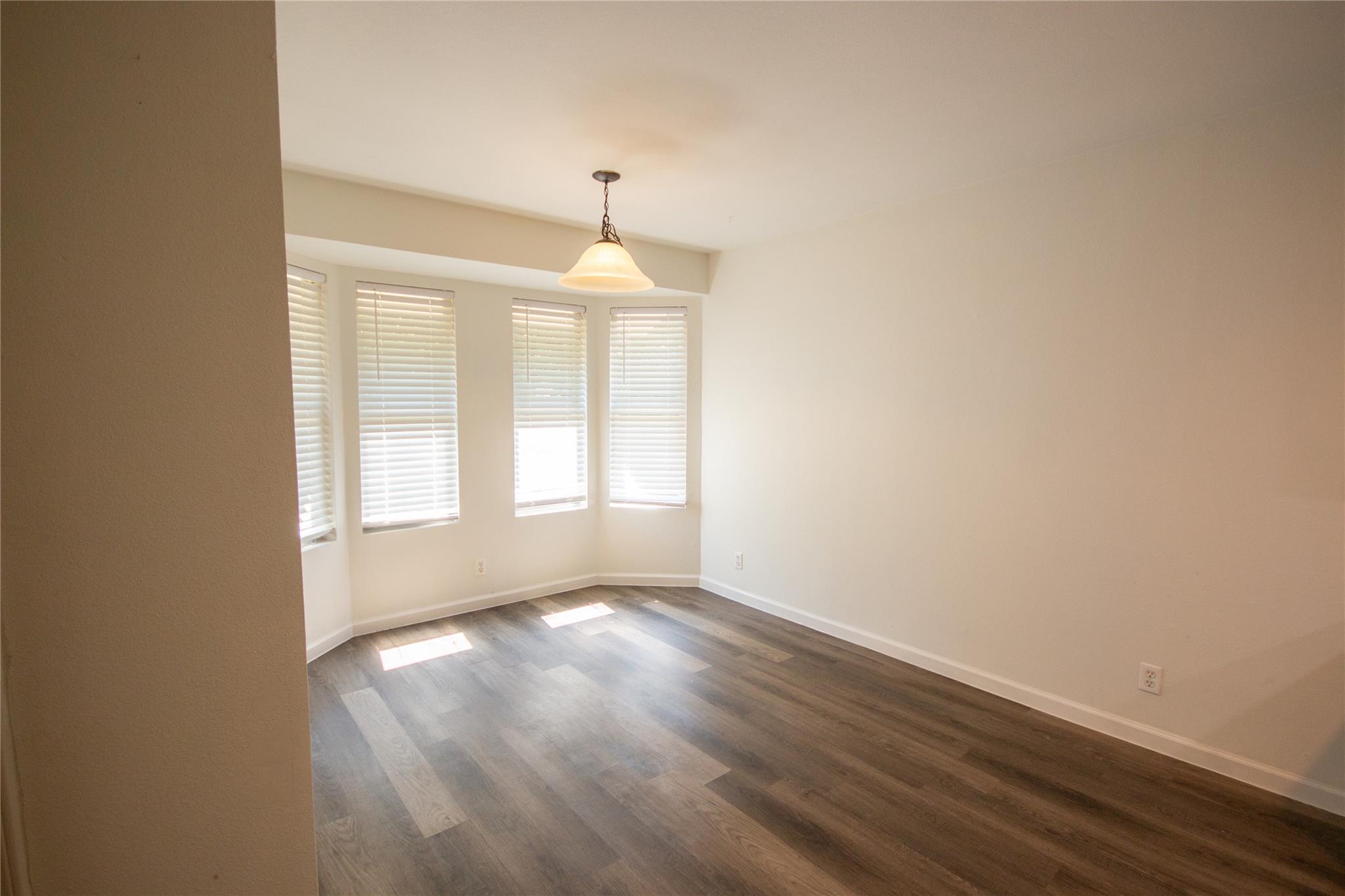200 QUAIL Cir, Hutto, TX 78634