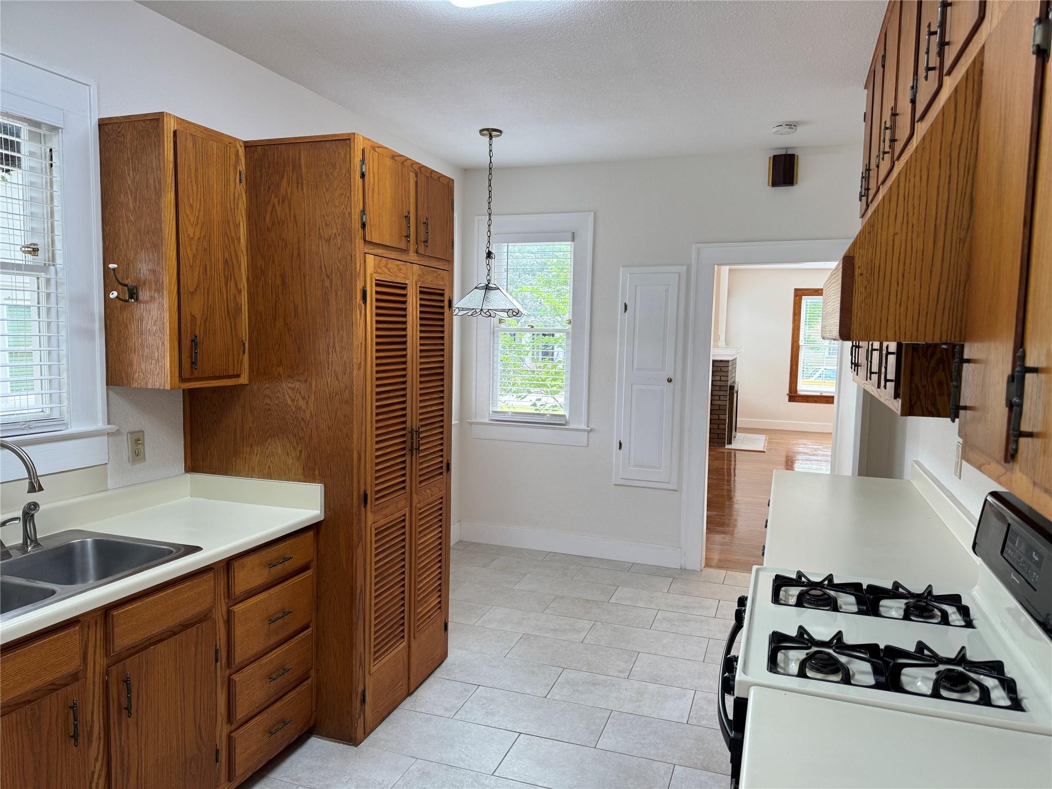 2842 Shoal Crest Ave, Austin, TX 78705