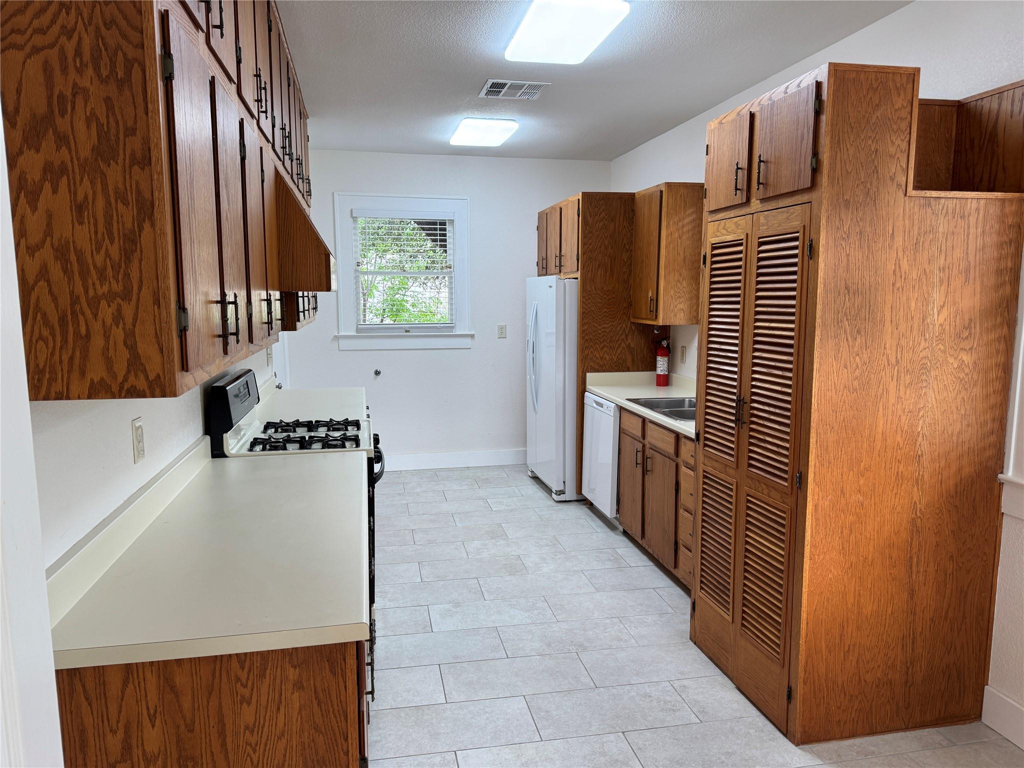 2842 Shoal Crest Ave, Austin, TX 78705