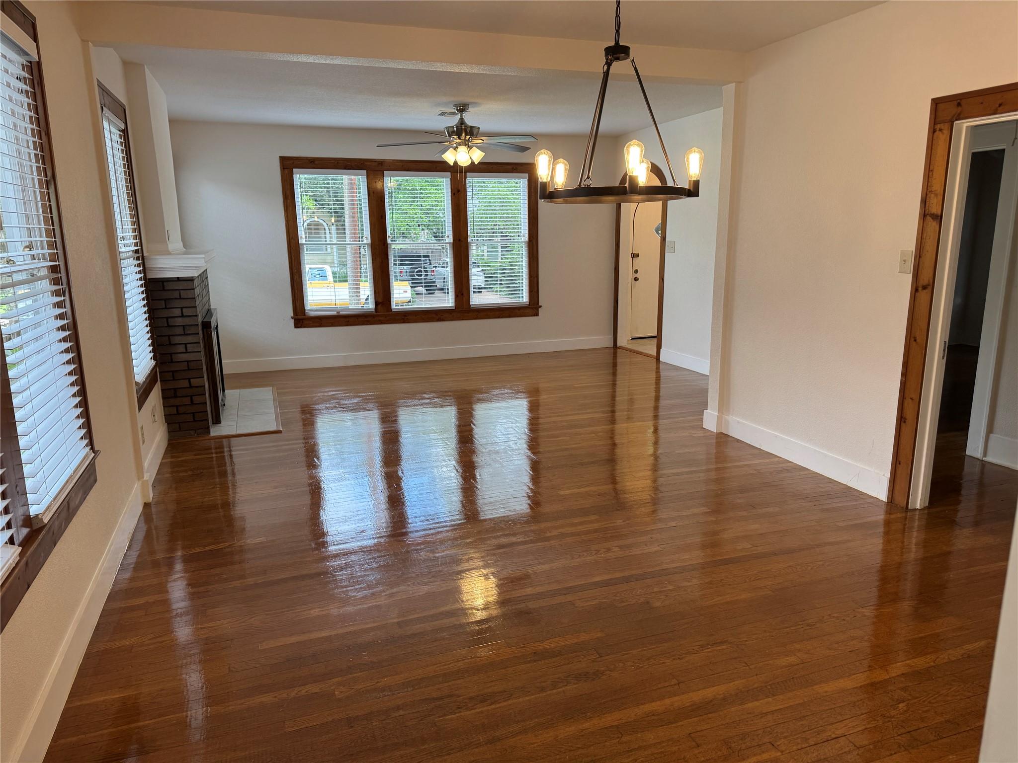 2842 Shoal Crest Ave, Austin, TX 78705