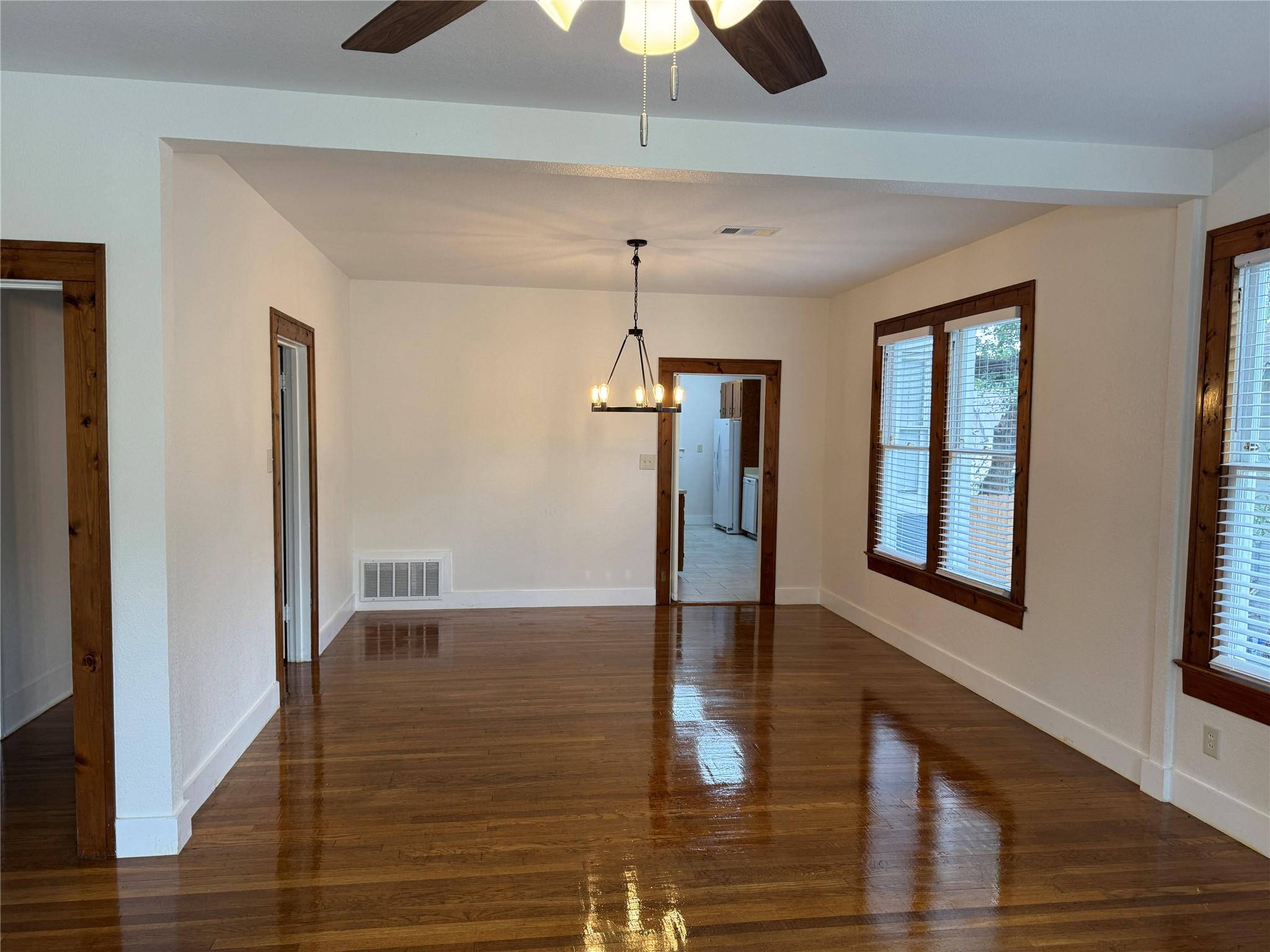 2842 Shoal Crest Ave, Austin, TX 78705