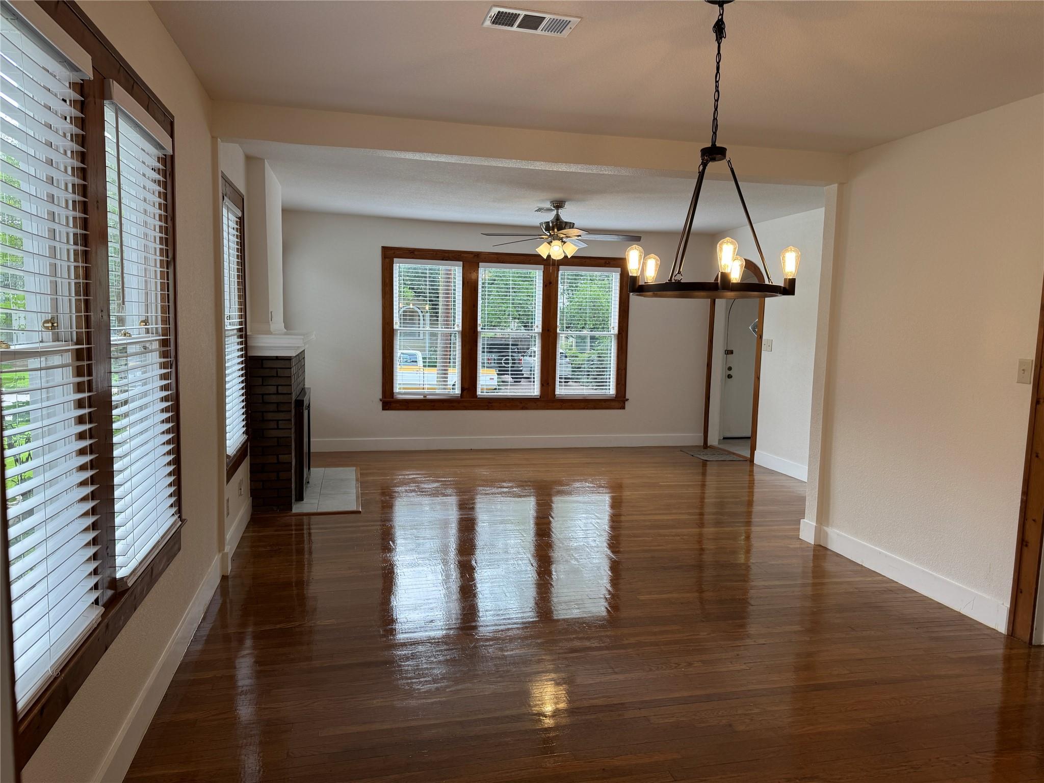 2842 Shoal Crest Ave, Austin, TX 78705
