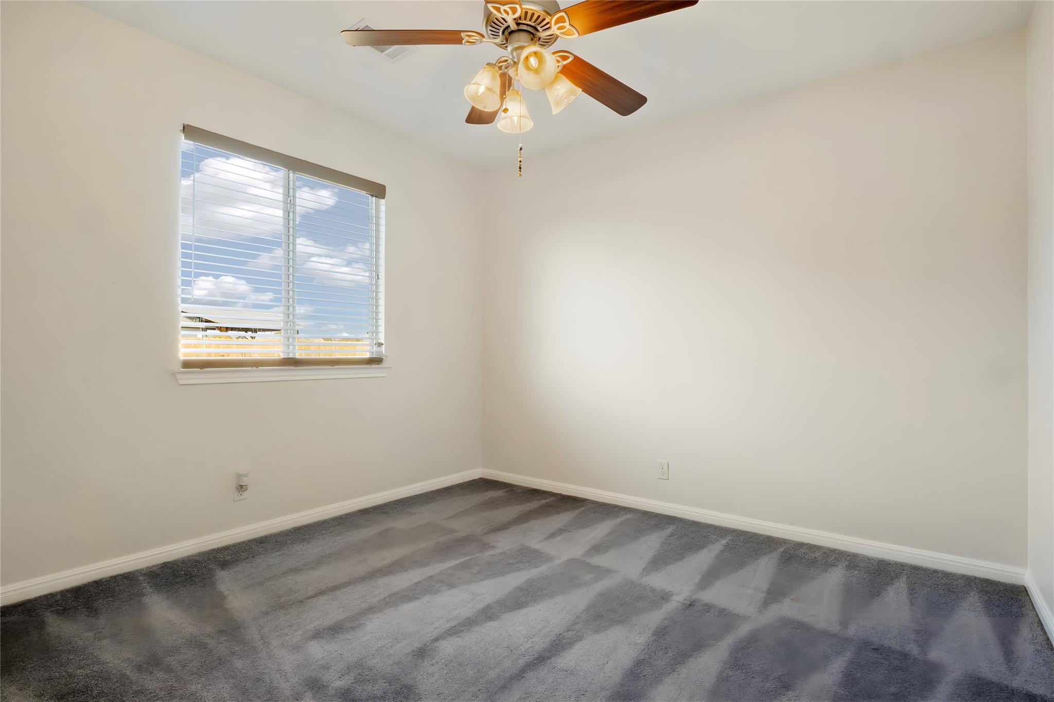 167 Hay Meadow Rd, Cedar Creek, TX 78612
