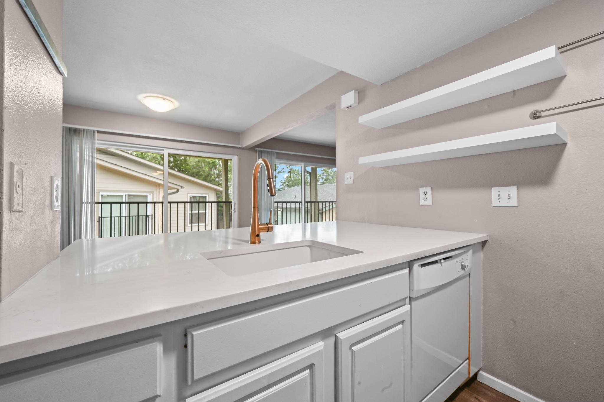 2124 Burton Dr # 204, Austin, TX 78741