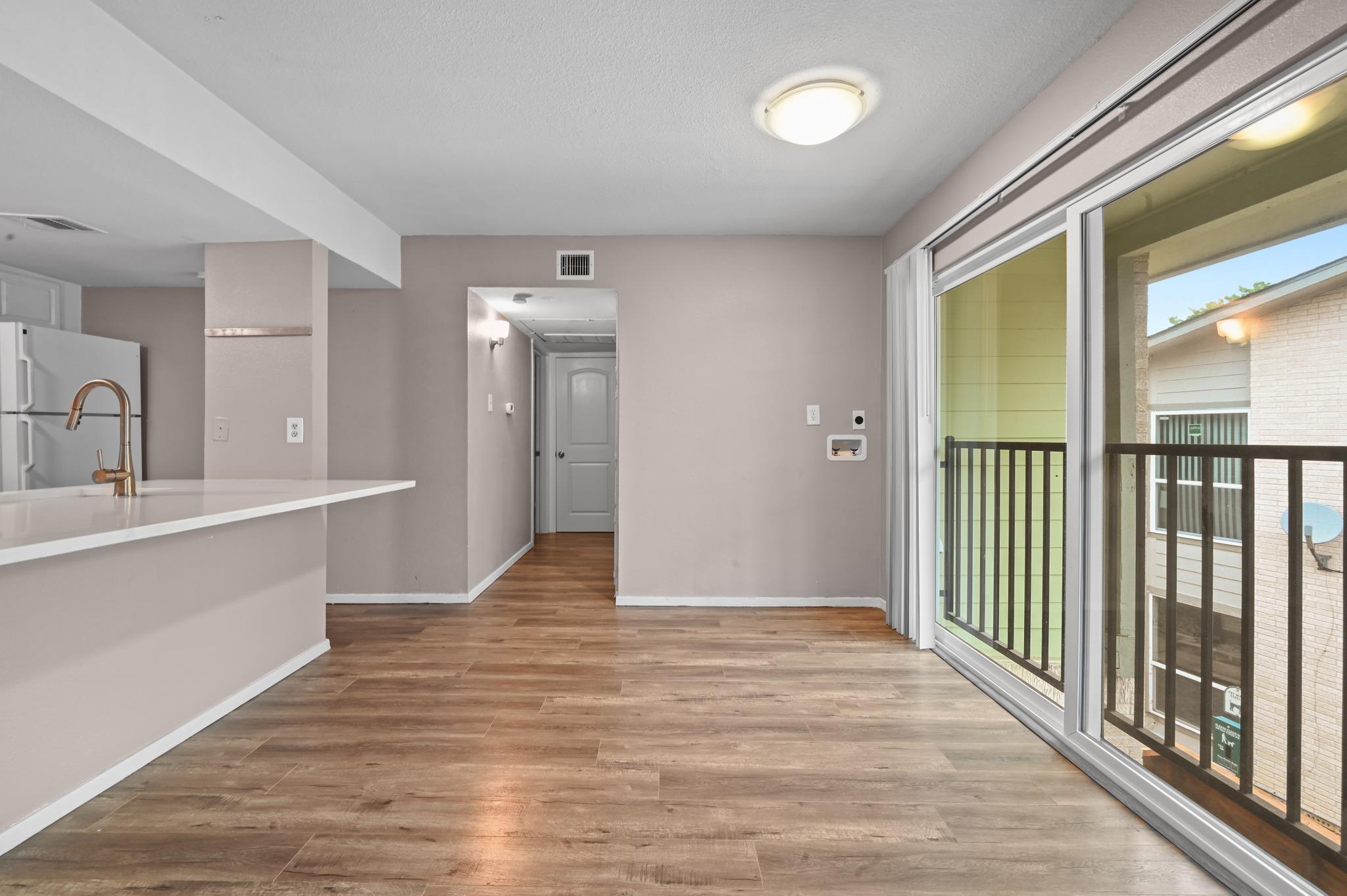 2124 Burton Dr # 204, Austin, TX 78741